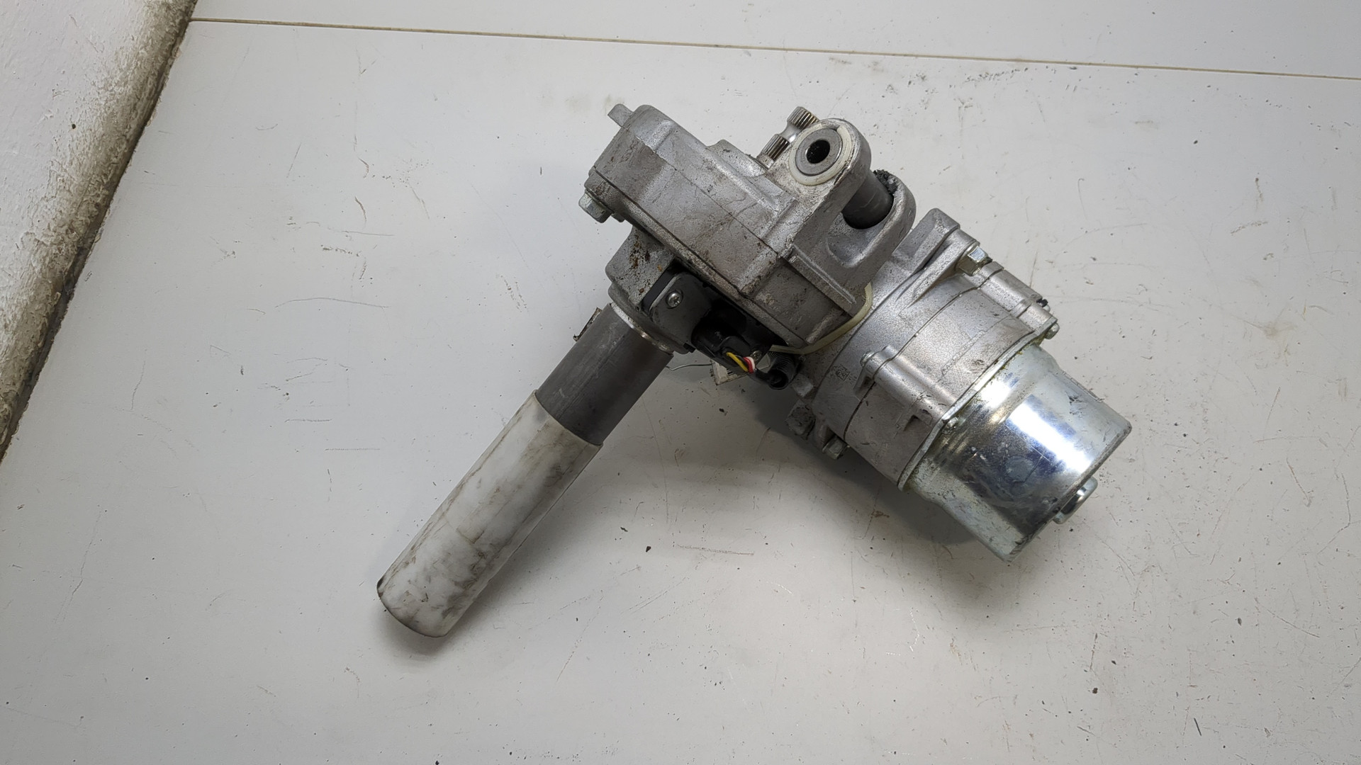 Серводвигатель рулевой рейки