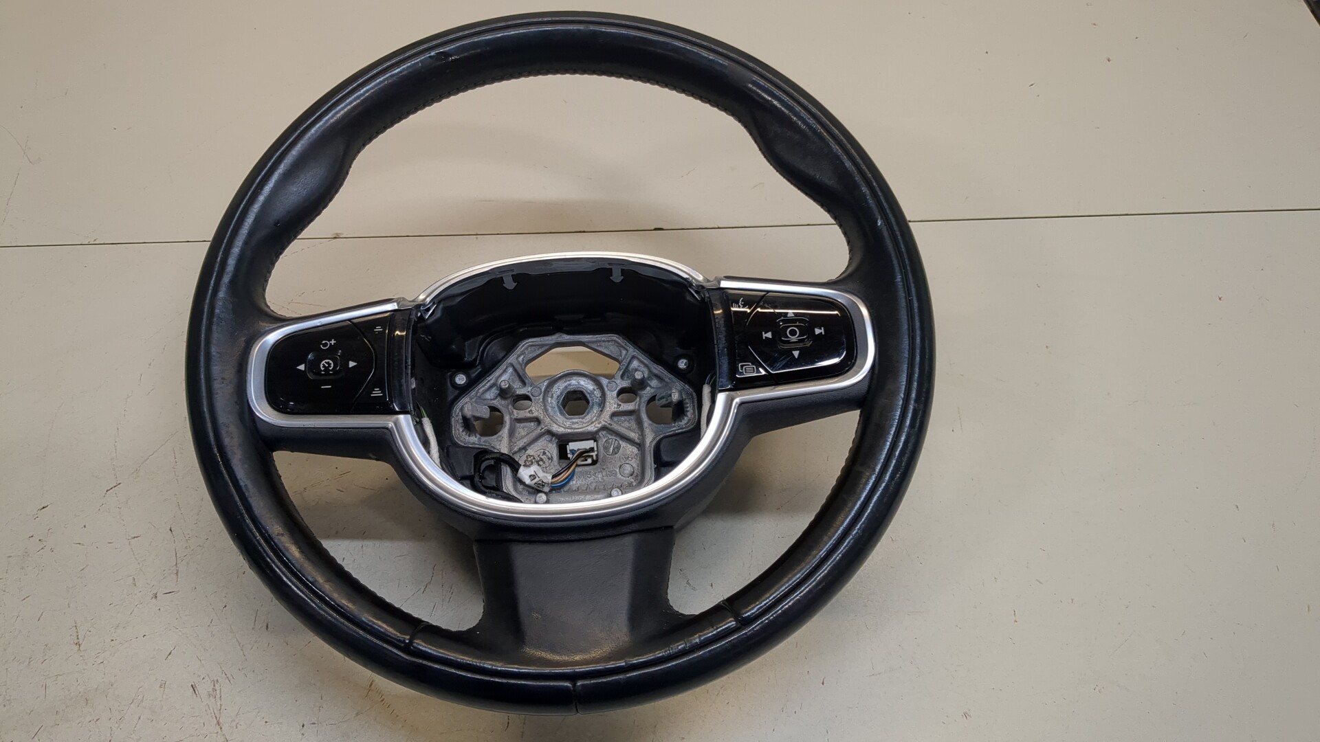 Рулевое колесо (руль)