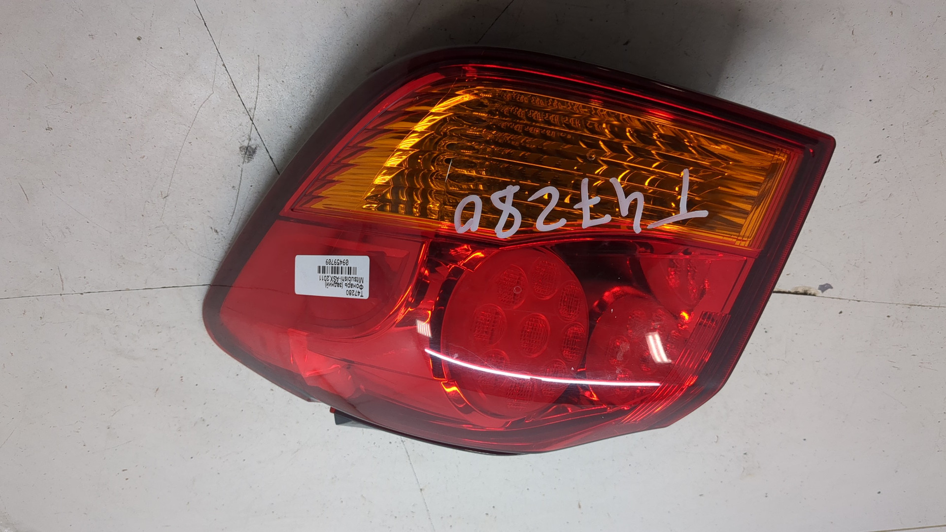 Фонарь задний правый