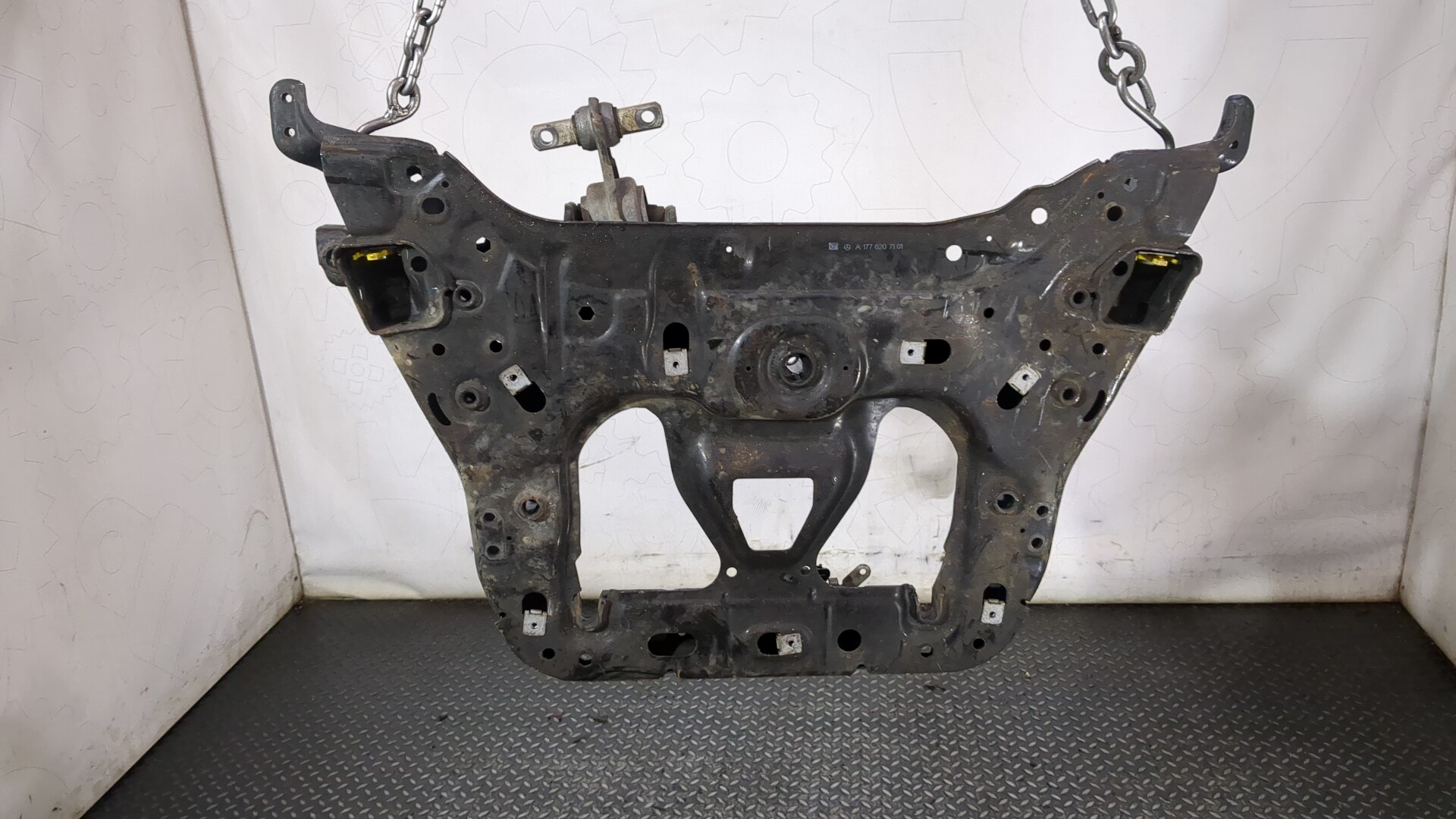 Балка подмоторная