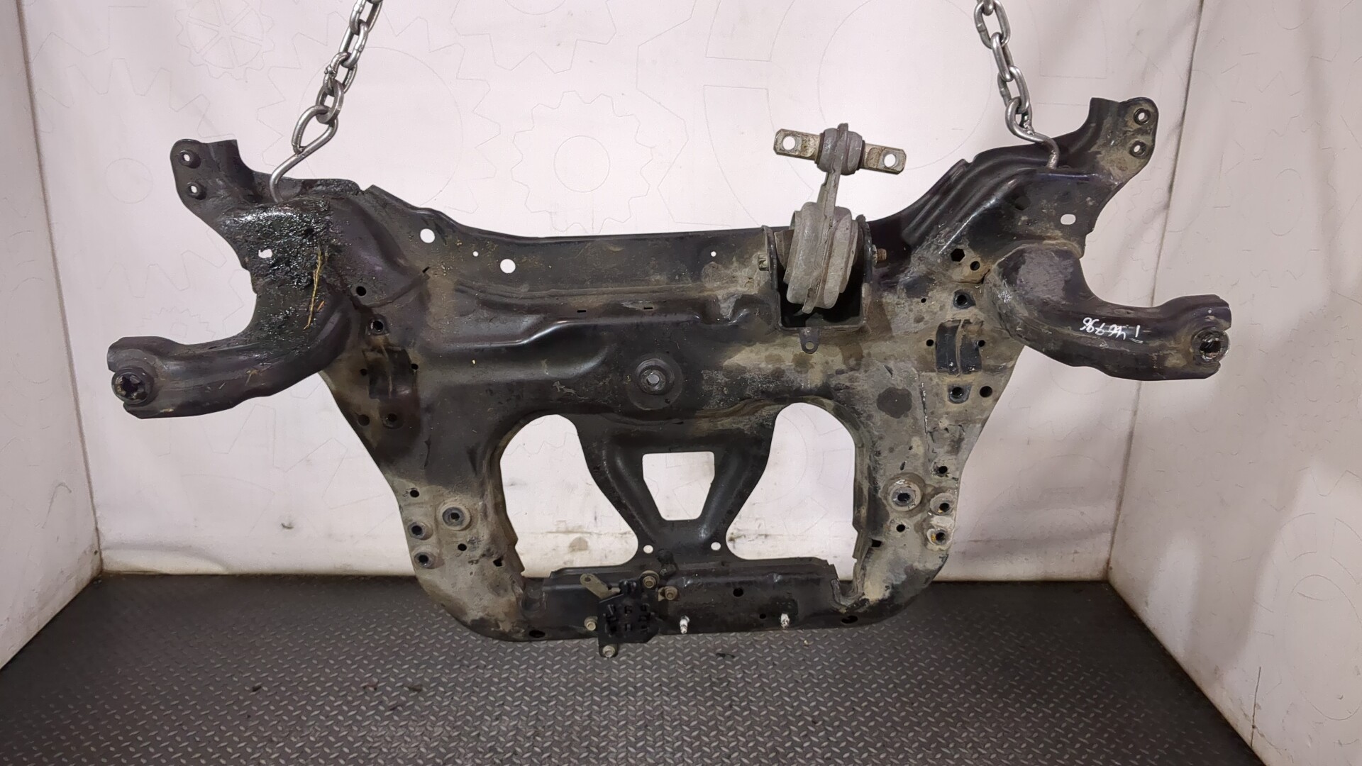 Балка подмоторная