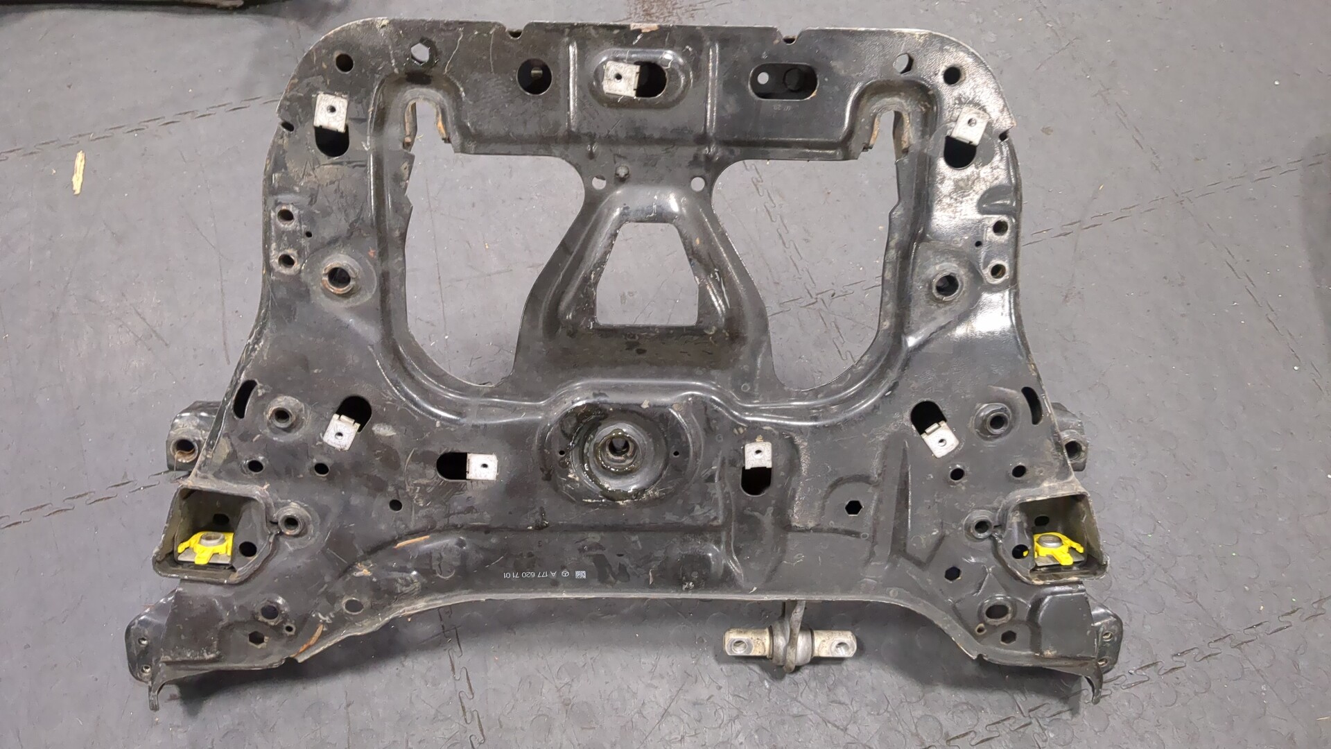 Балка подмоторная