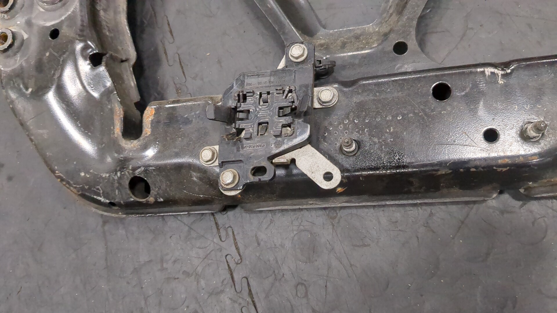 Балка подмоторная