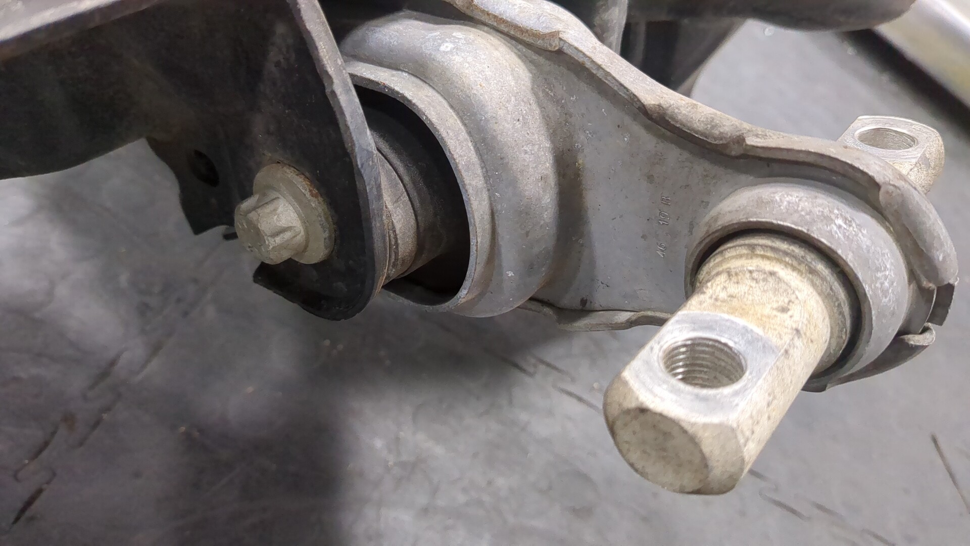 Балка подмоторная