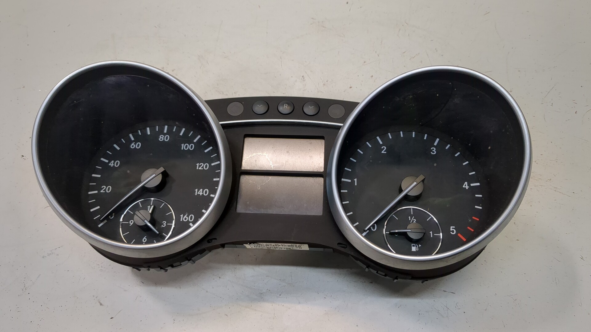 Панель приборов