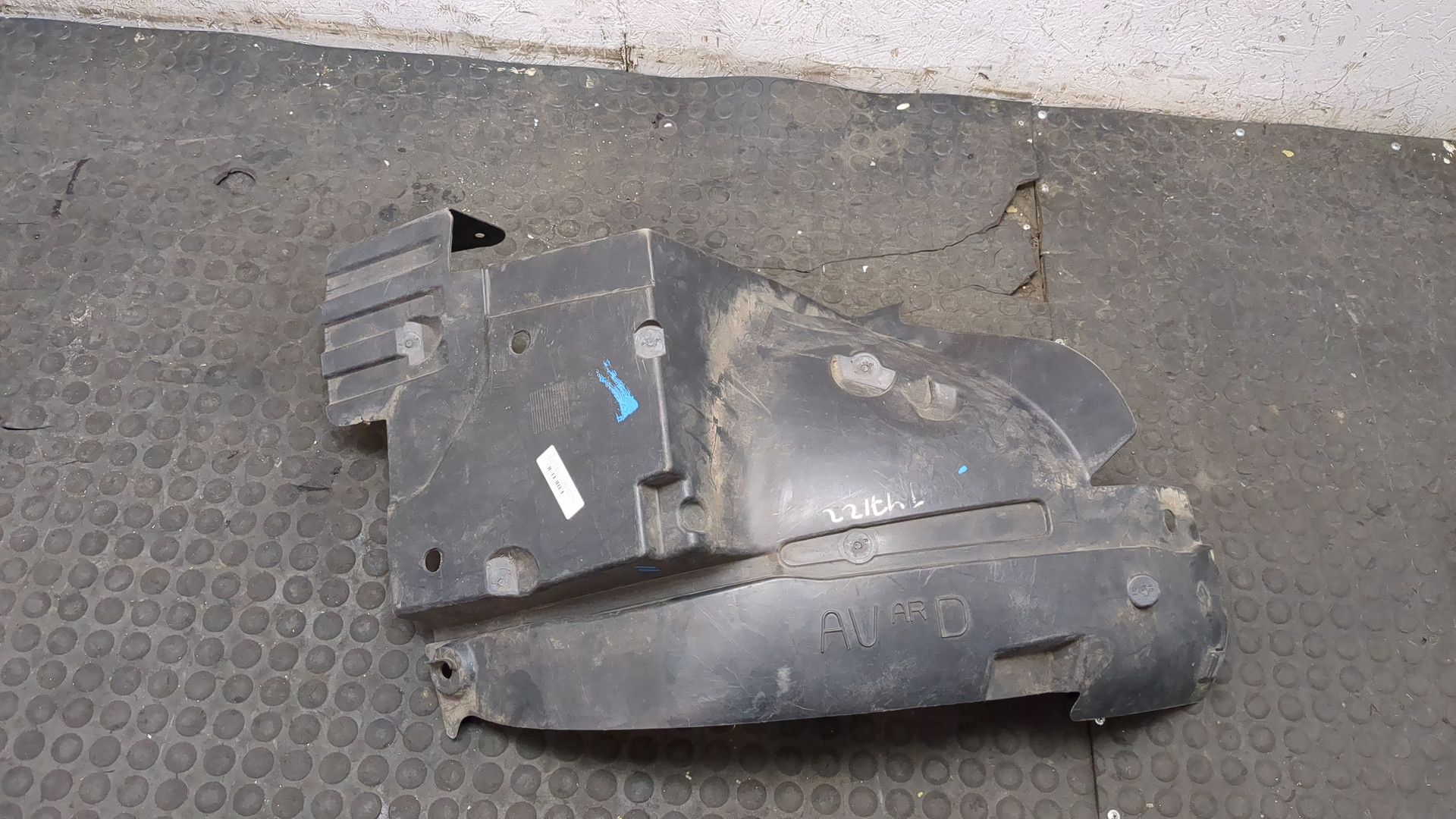 Локер передний правый