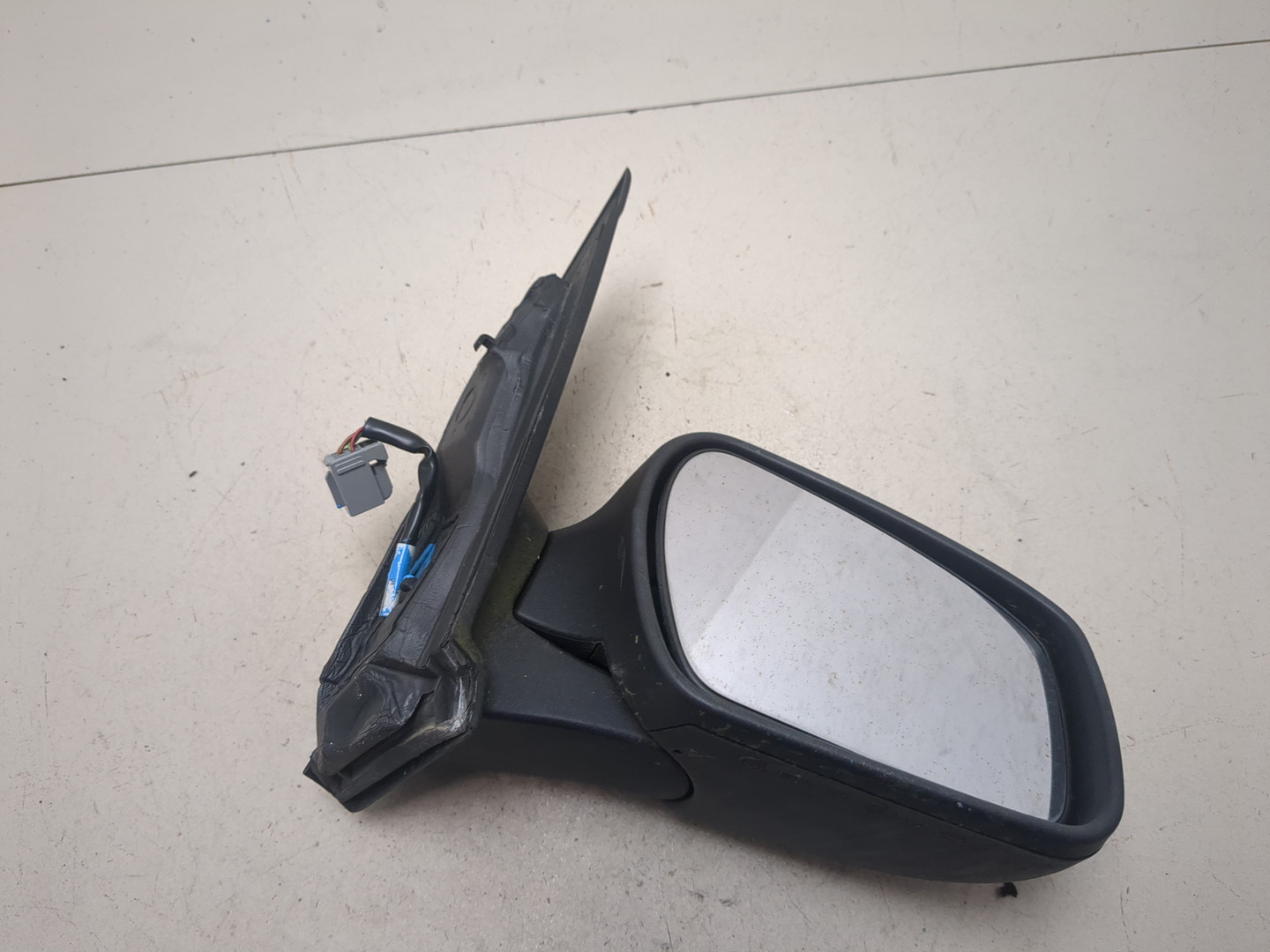 Зеркало правое электрическое