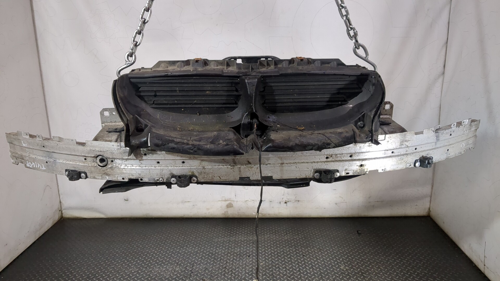 Усилитель переднего бампера