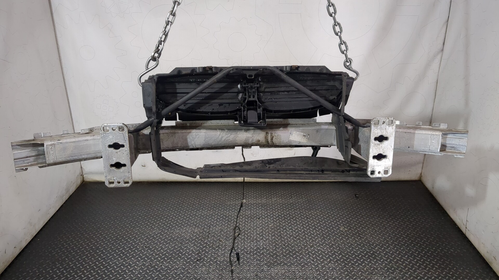 Усилитель переднего бампера