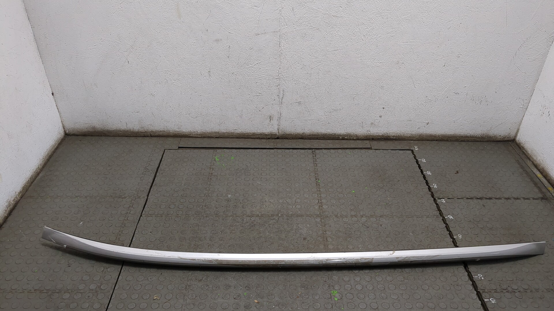 Рейлинг (релинг) правый (планка на крышу)