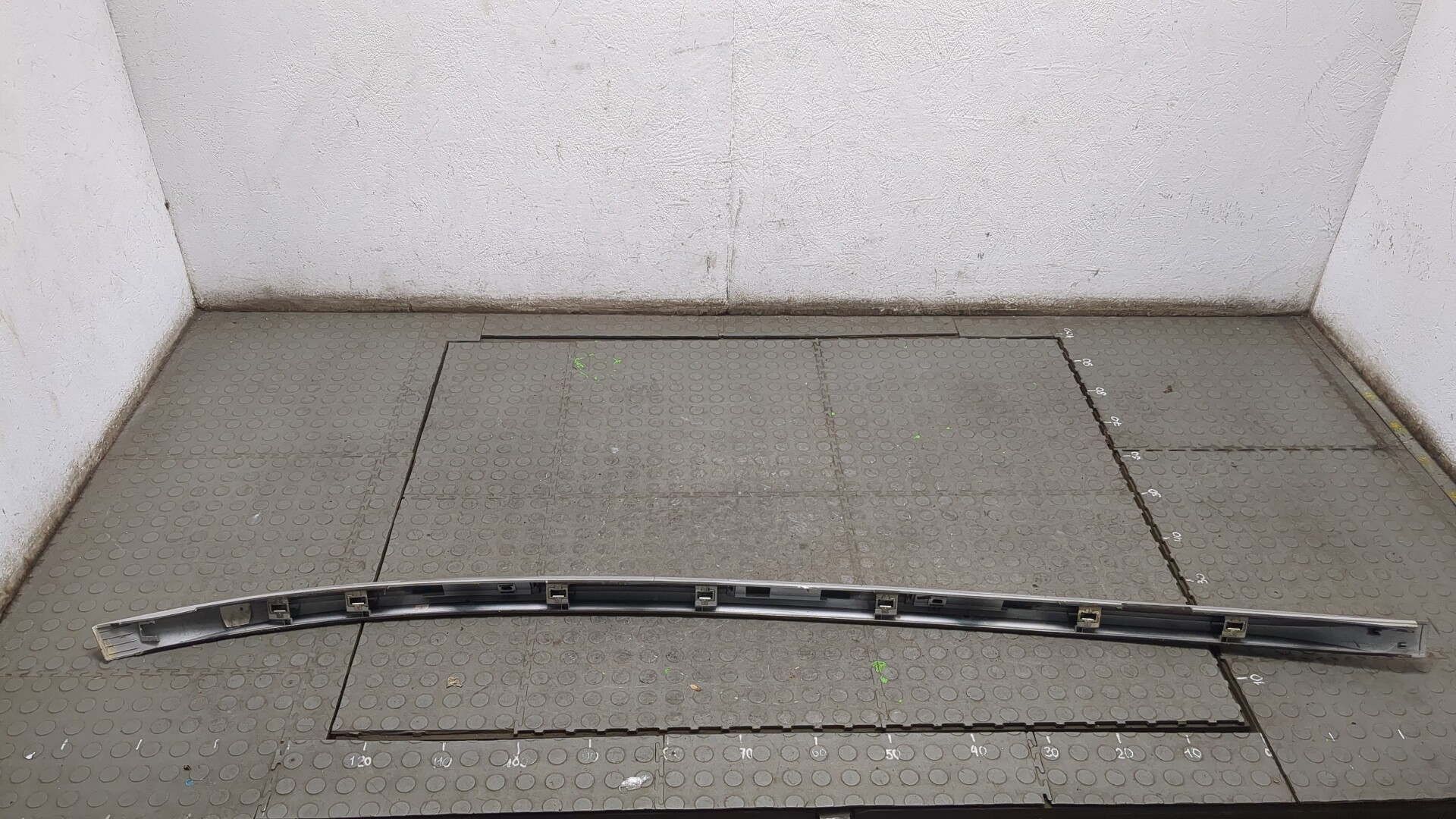 Рейлинг (релинг) правый (планка на крышу)