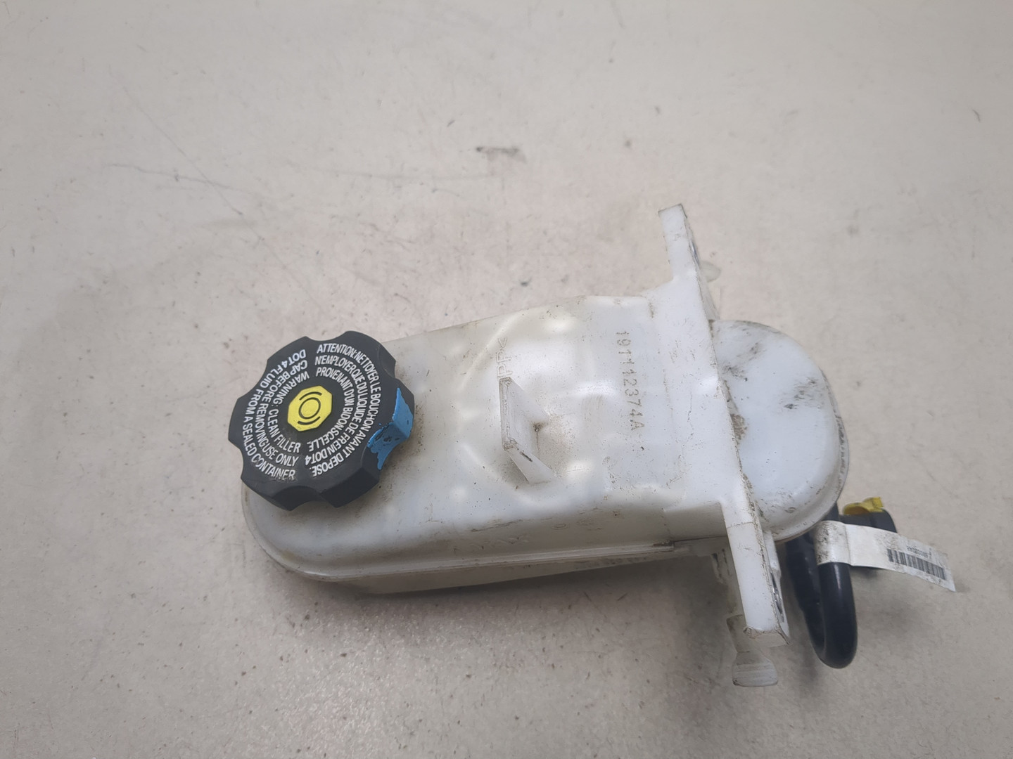 Бачок главного тормозного цилиндра