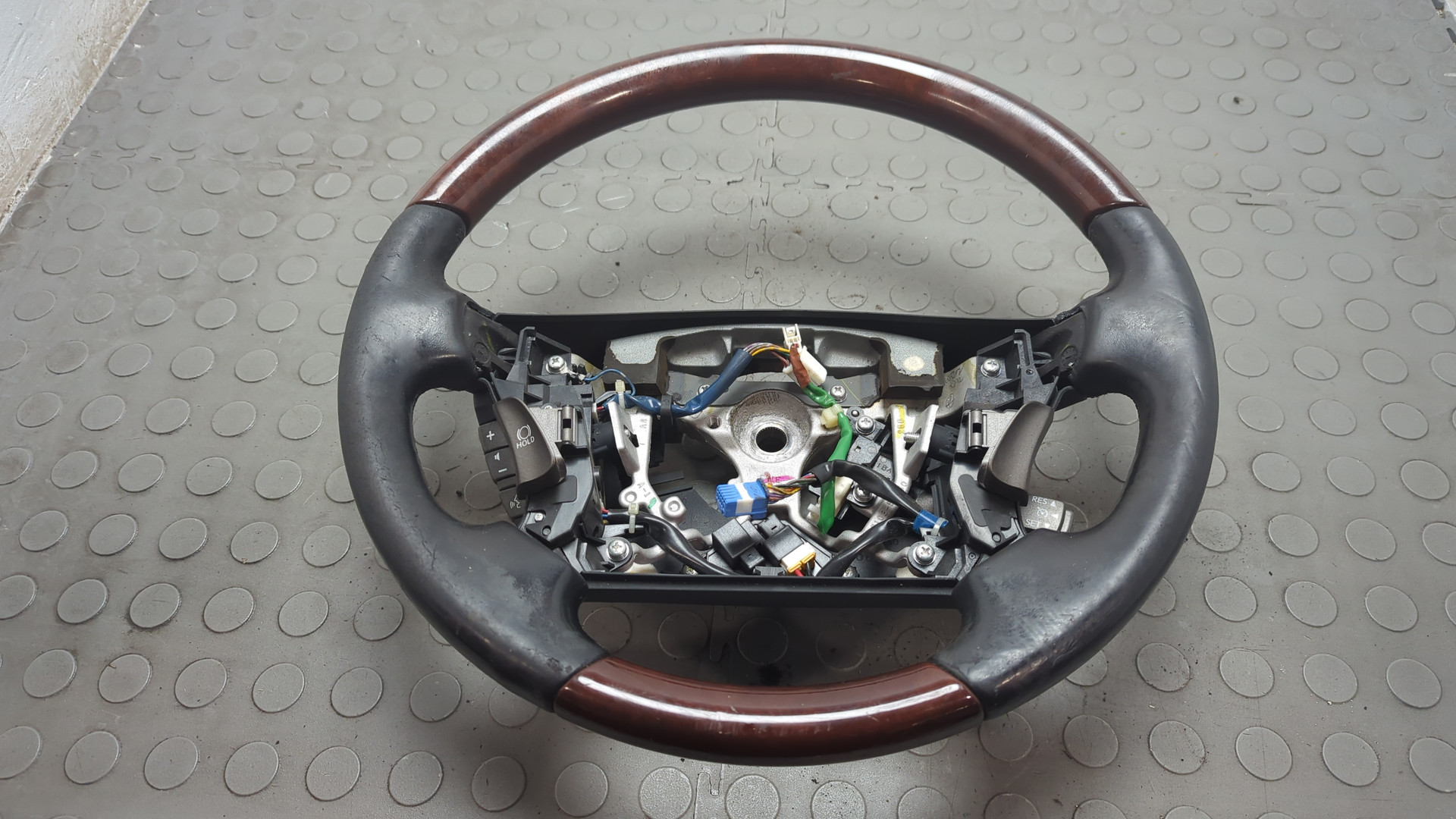 Рулевое колесо (руль)