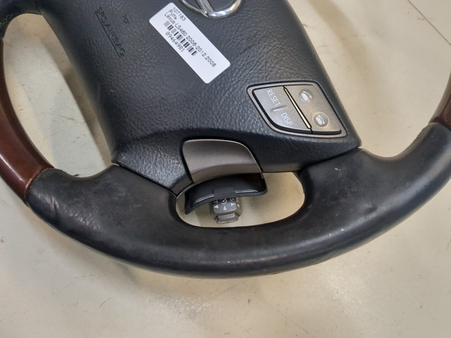 Рулевое колесо (руль)