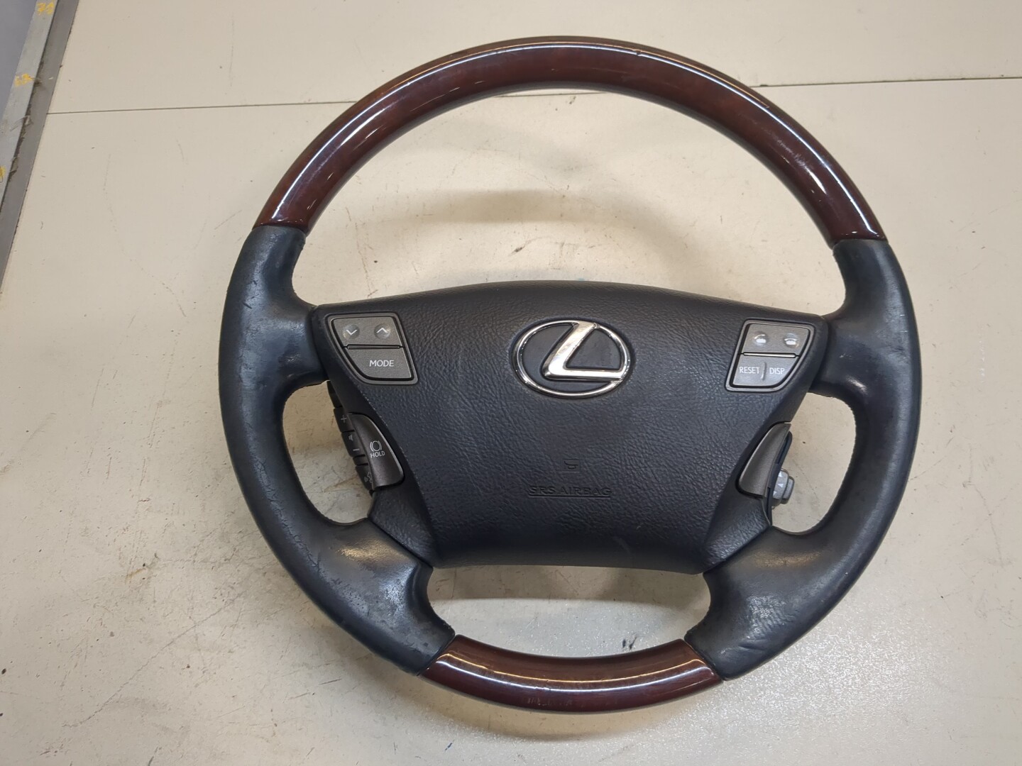 Рулевое колесо (руль)