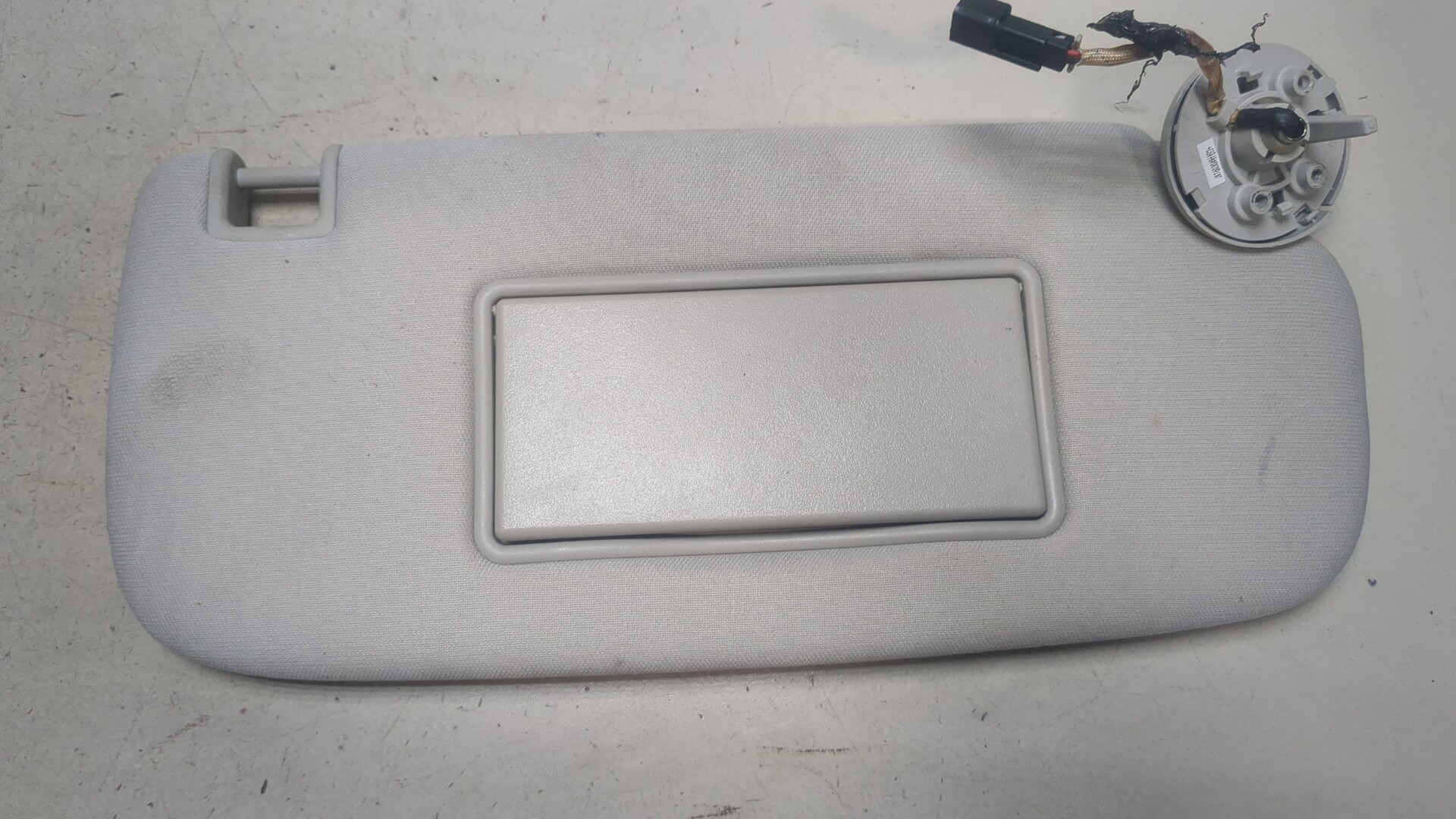 Козырек солнцезащитный