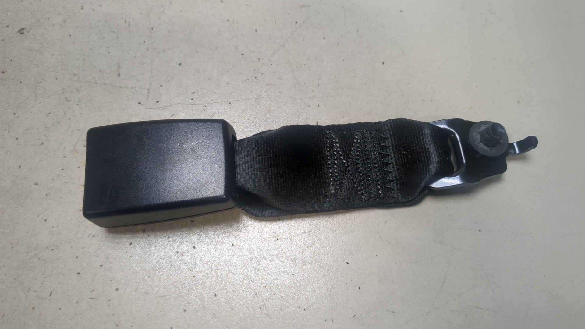 Ответная часть ремня безопасности