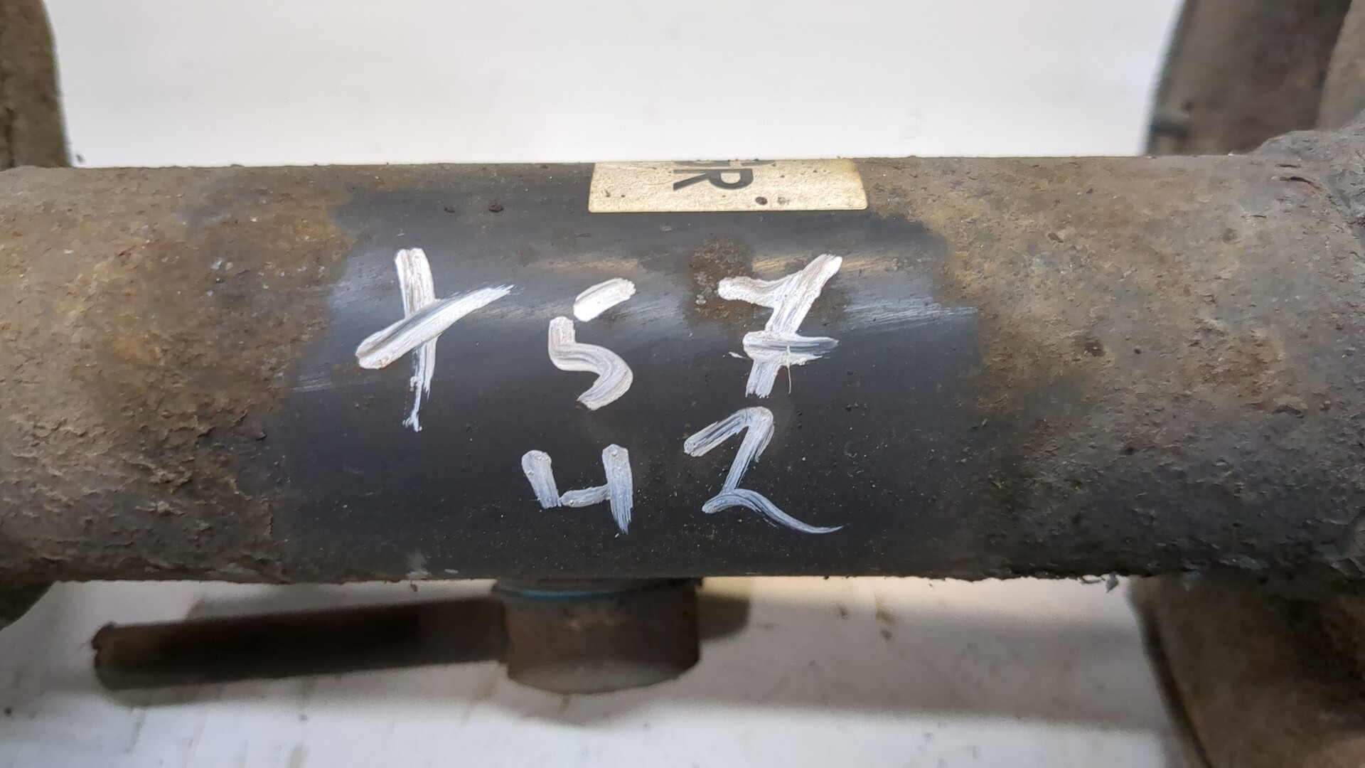 Амортизатор передний правый