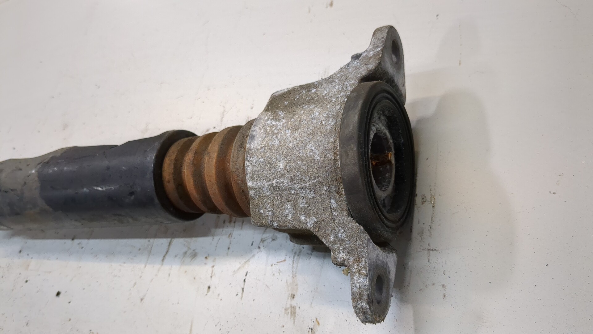 Амортизатор задний (стойка)