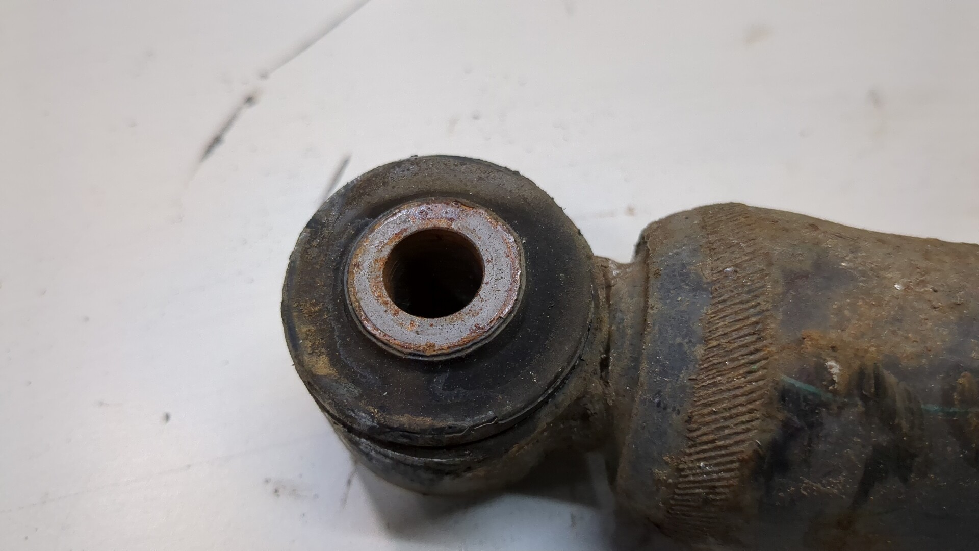 Амортизатор задний (стойка)