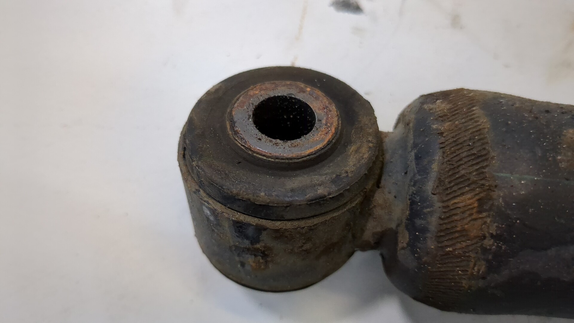 Амортизатор задний (стойка)