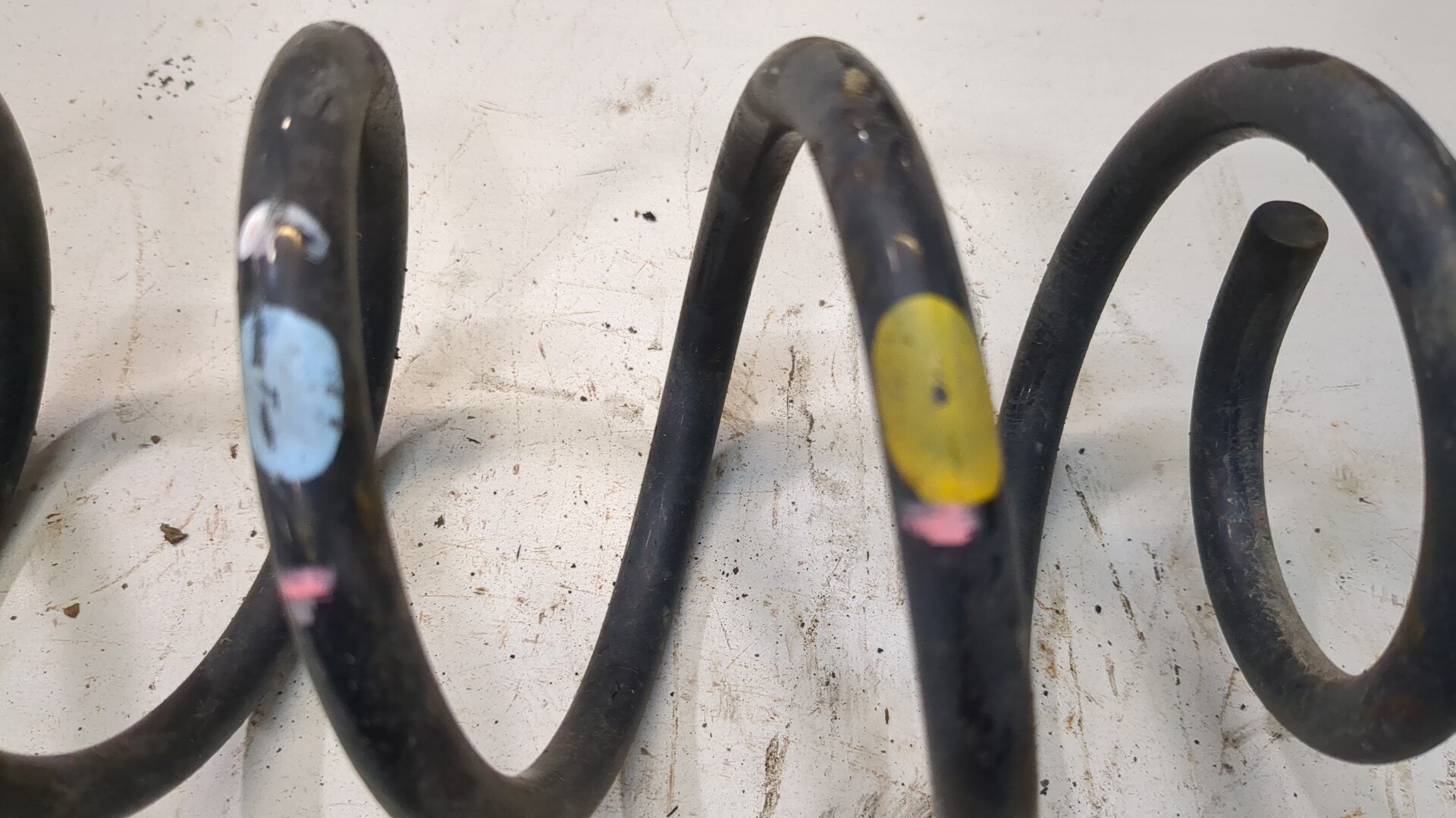 Пружина задняя