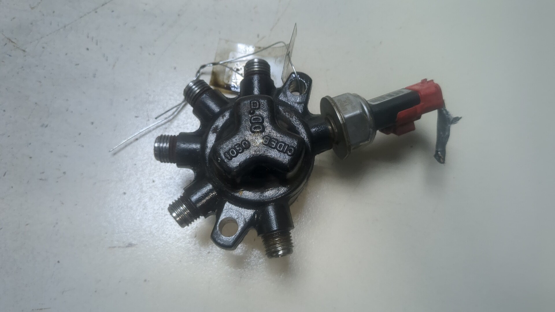 Рейка топливная (рампа)