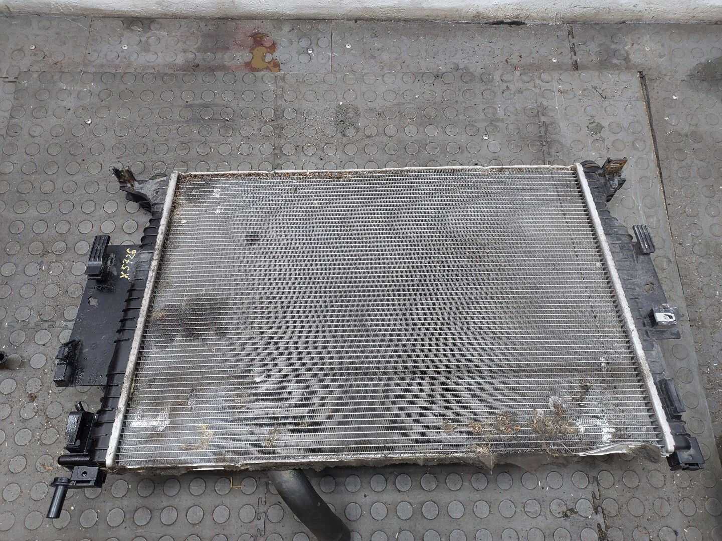 Радиатор охлаждения двигателя основной