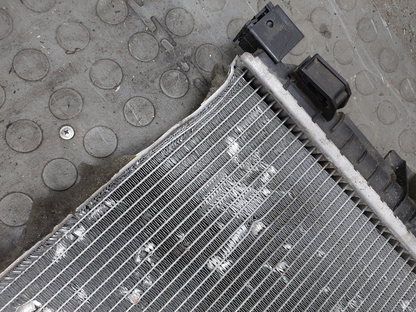 Радиатор охлаждения двигателя основной