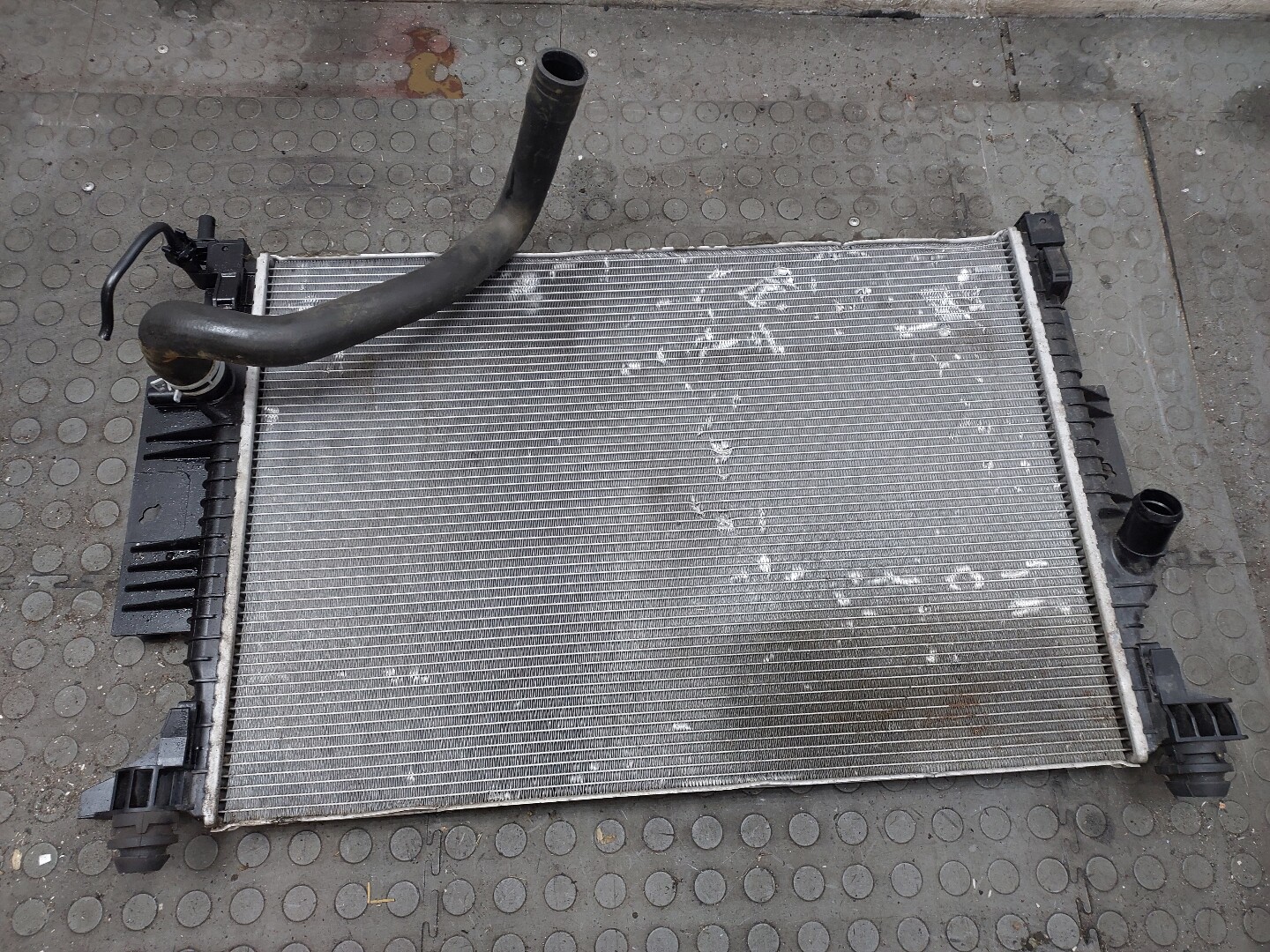 Радиатор охлаждения двигателя основной