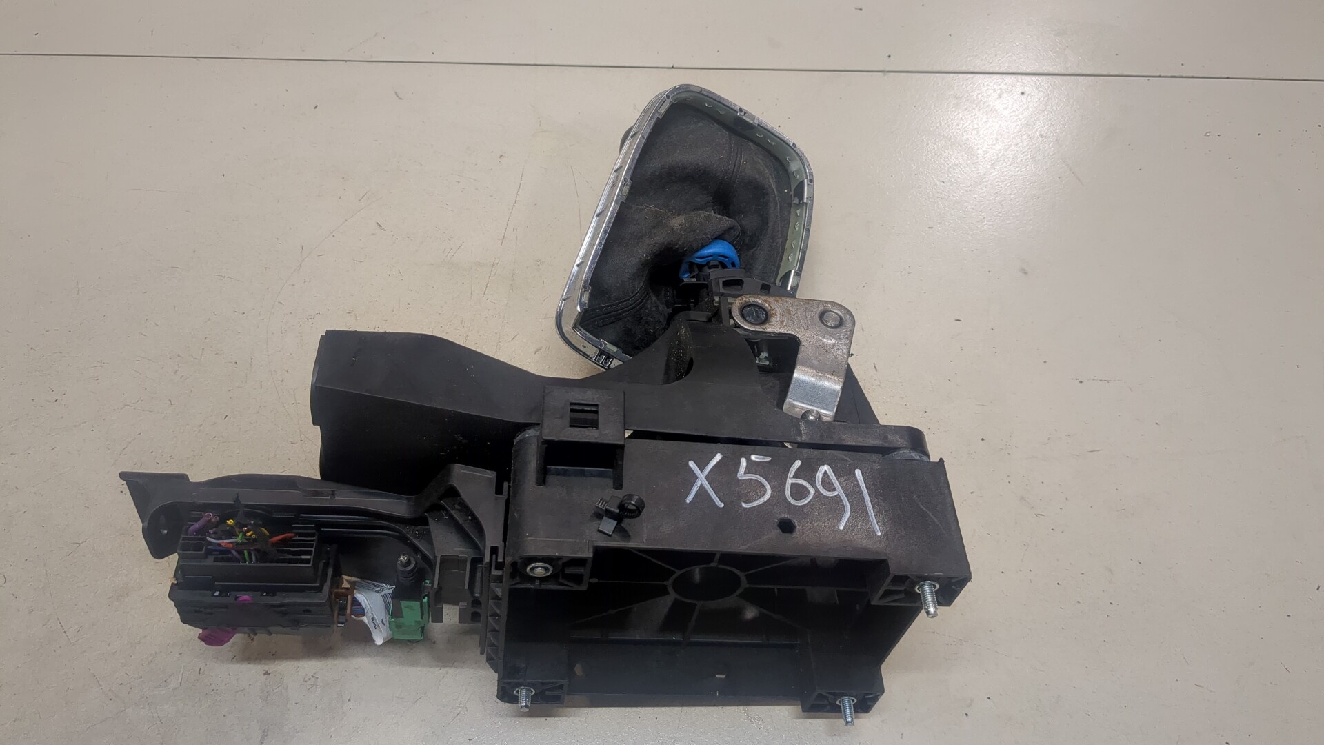 Кулиса МКПП / АКПП