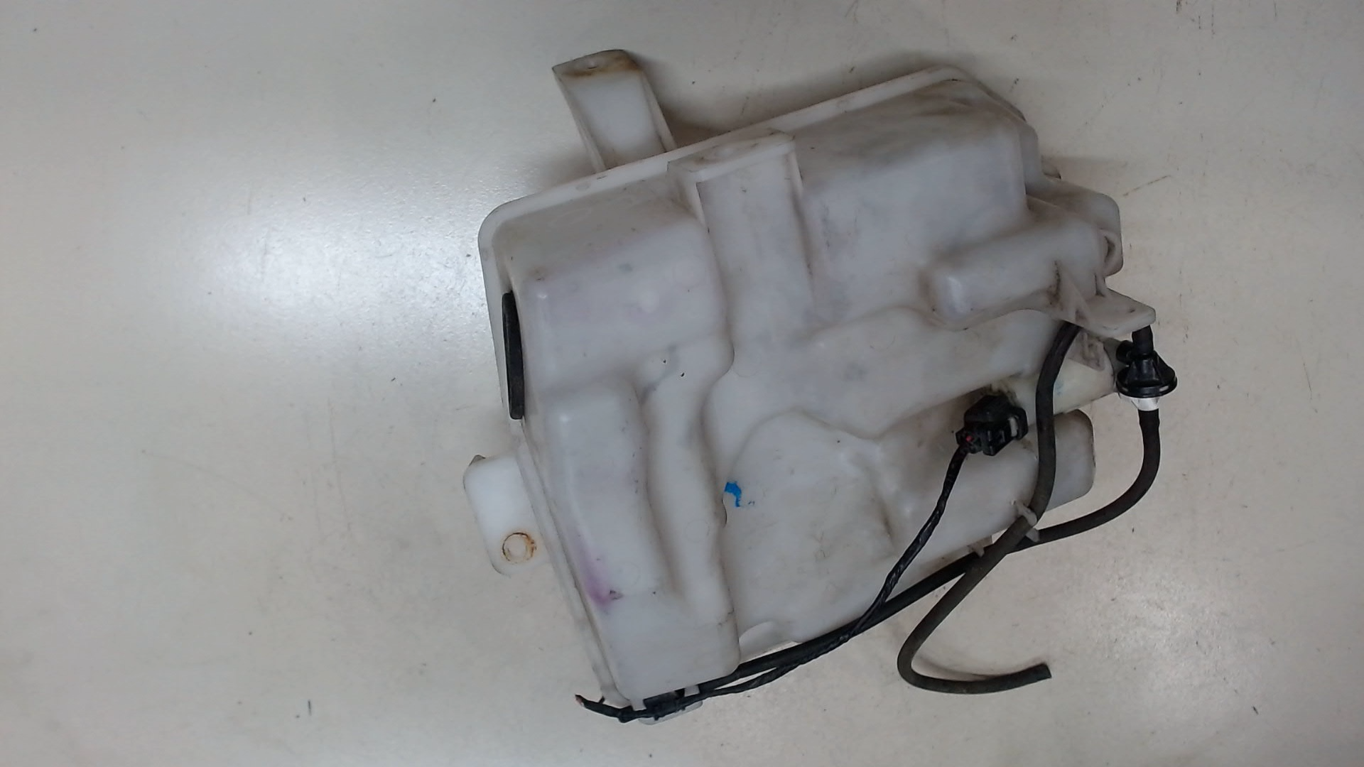 Бачок омывателя лобового стекла