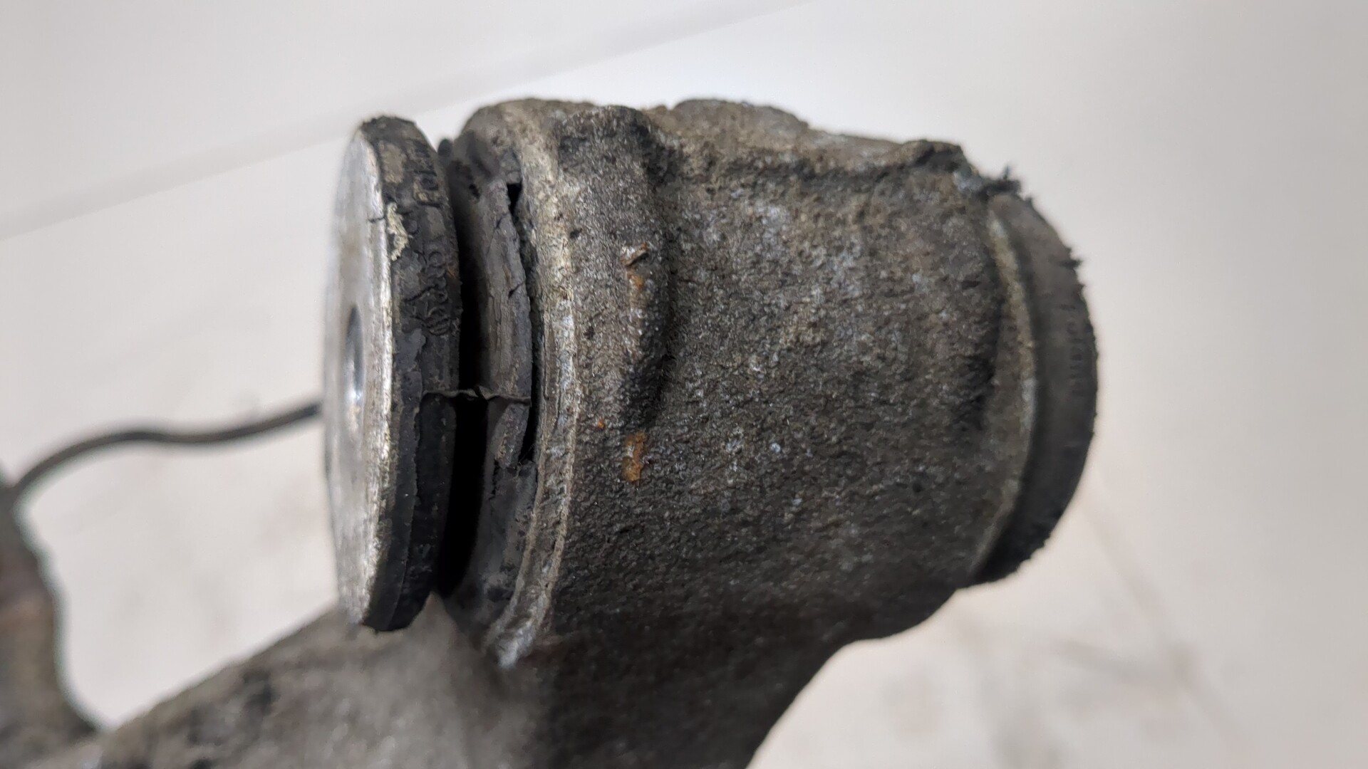 Рычаг задний левый