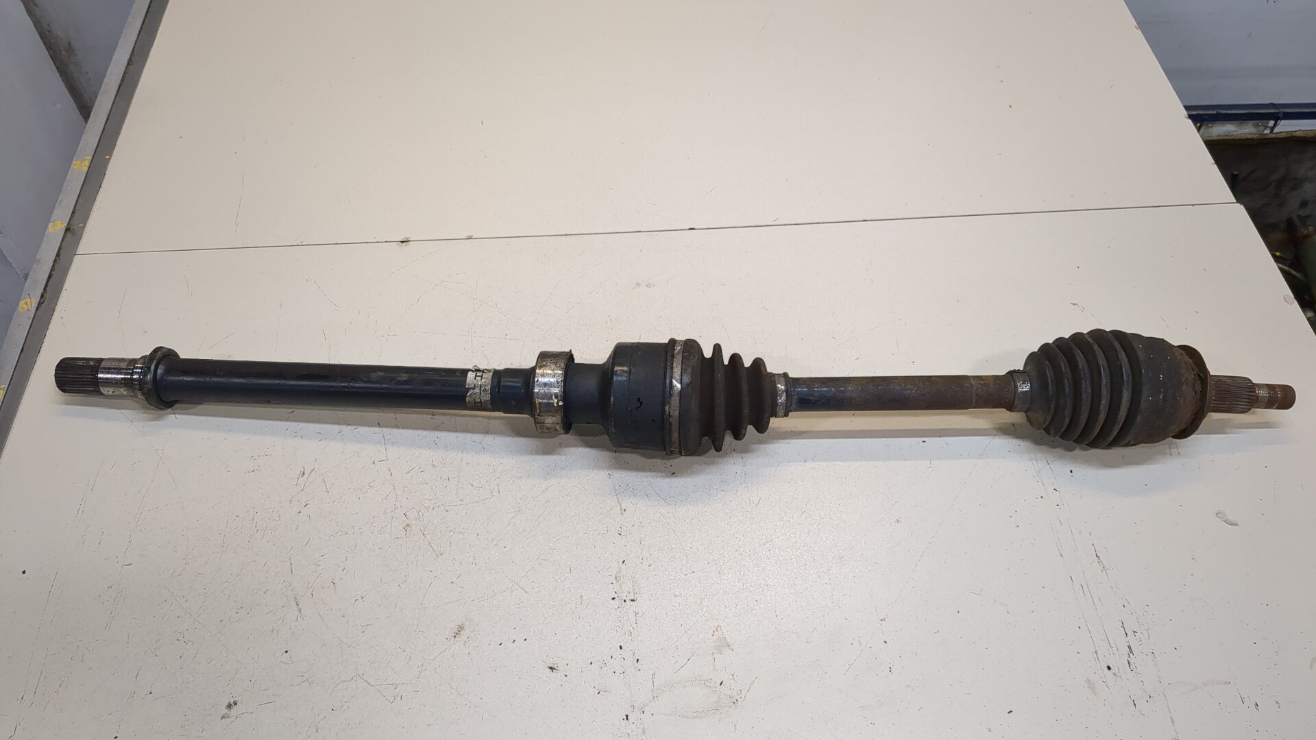 Полуось передняя правая