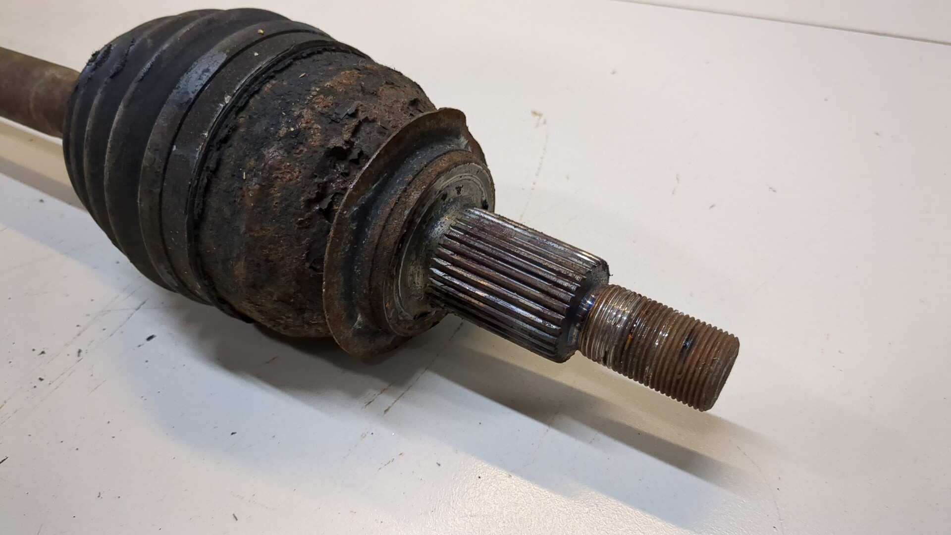 Полуось передняя правая