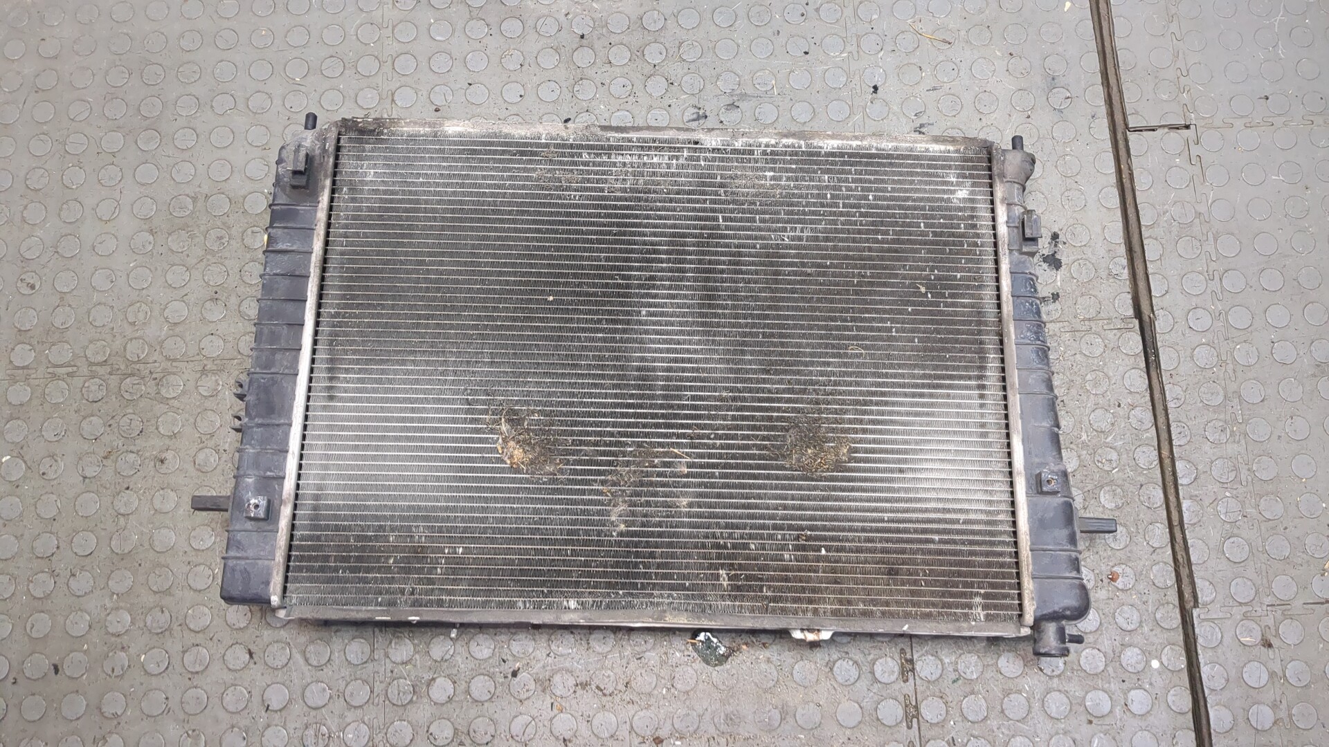 Радиатор охлаждения двигателя основной