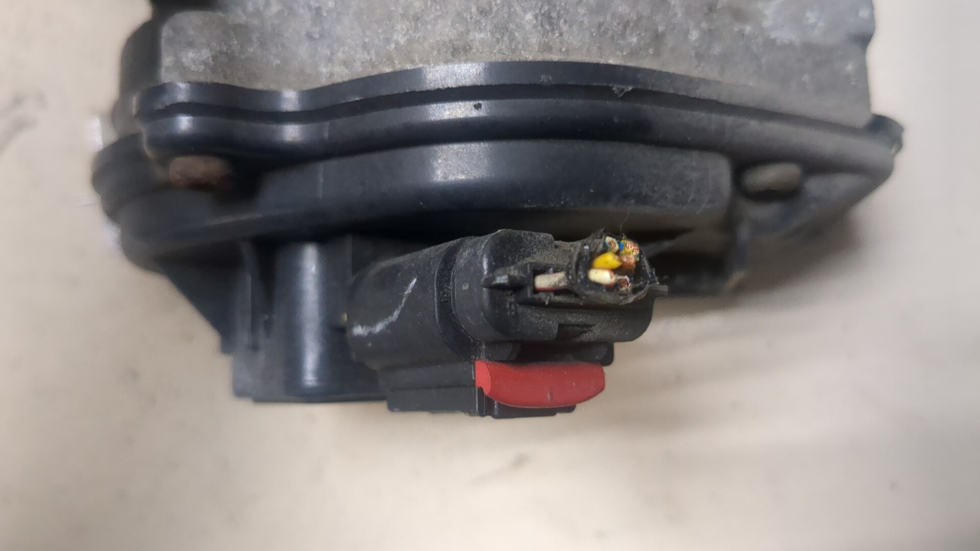 Заслонка дроссельная электрическая