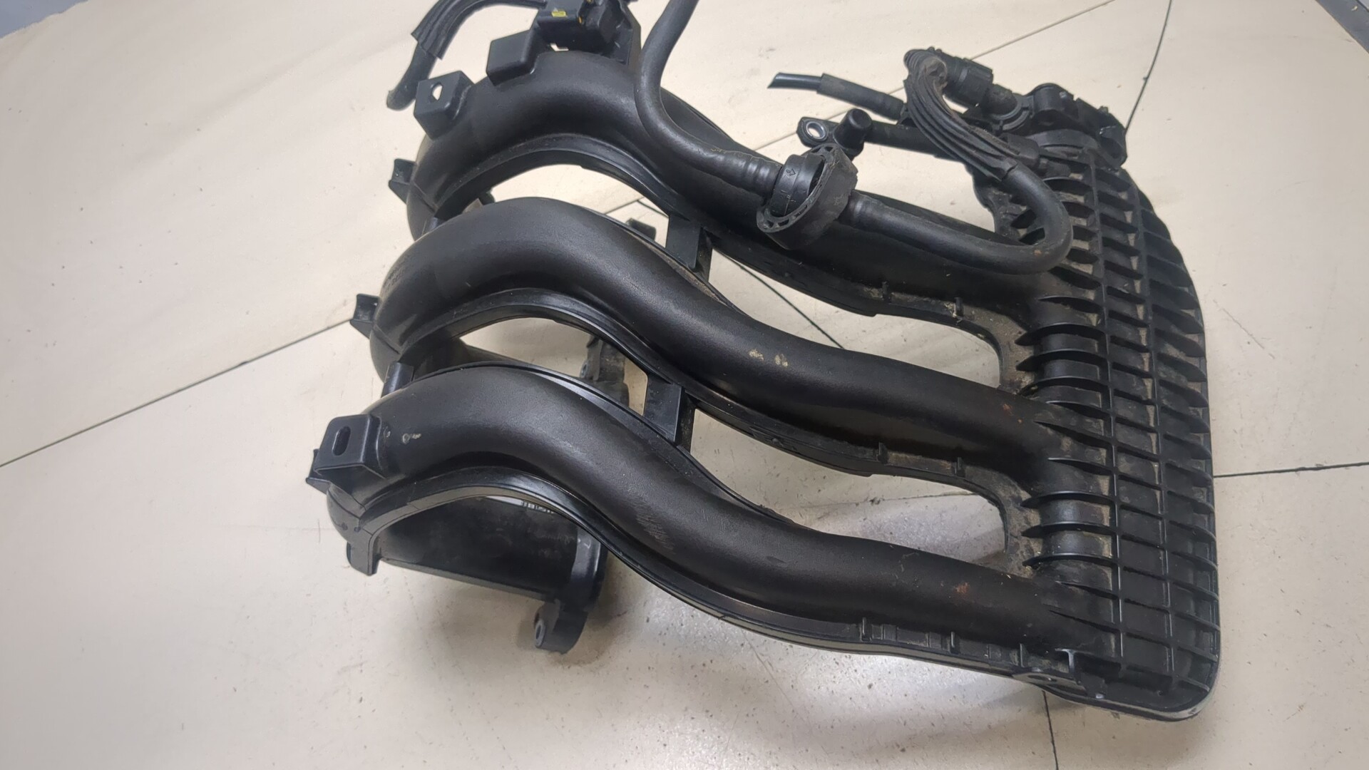 Коллектор впускной