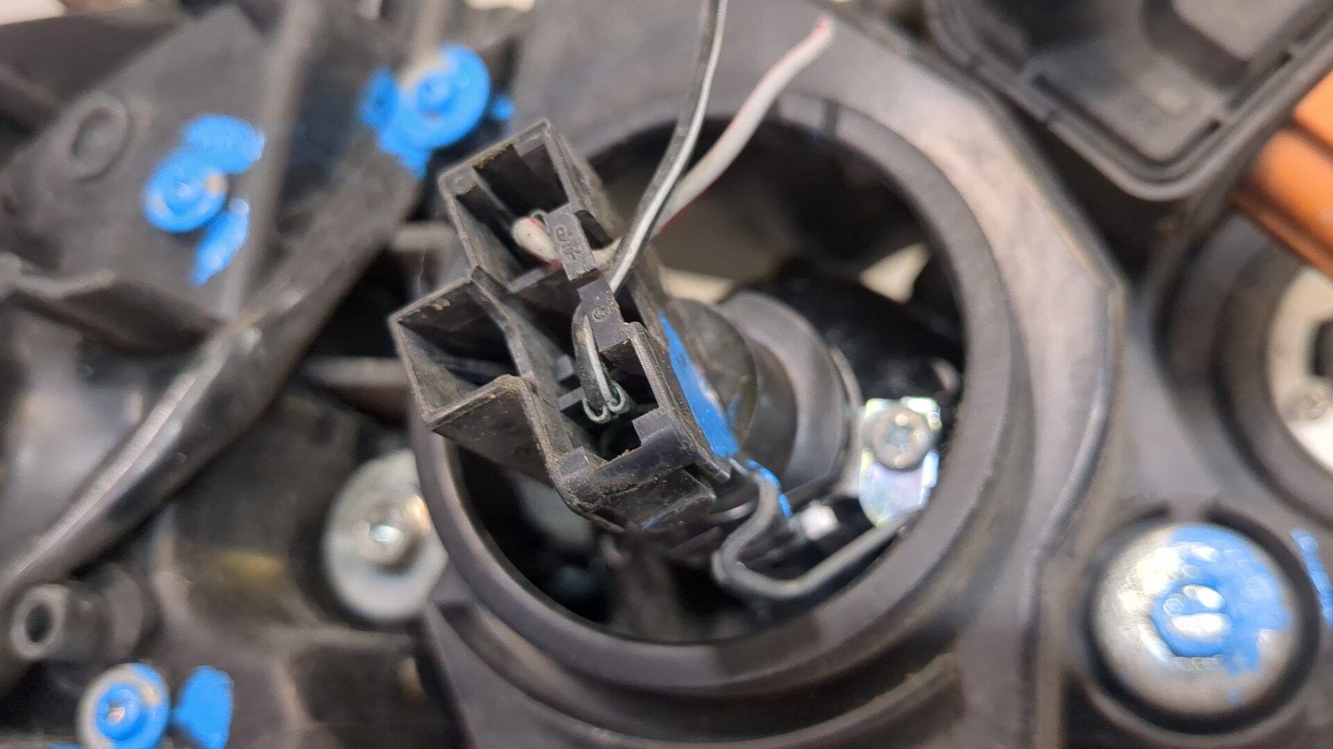 Фара правая