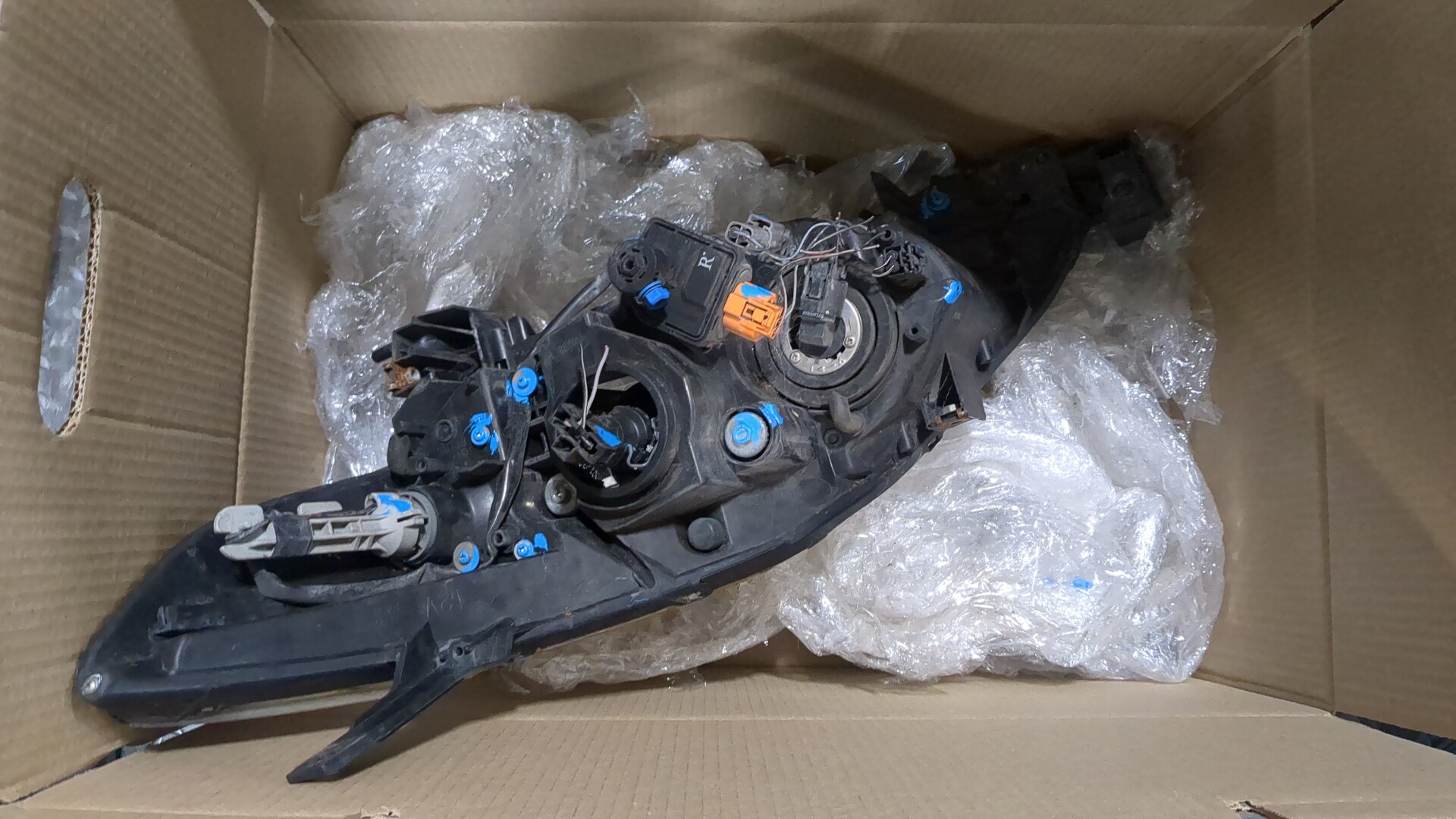 Фара правая