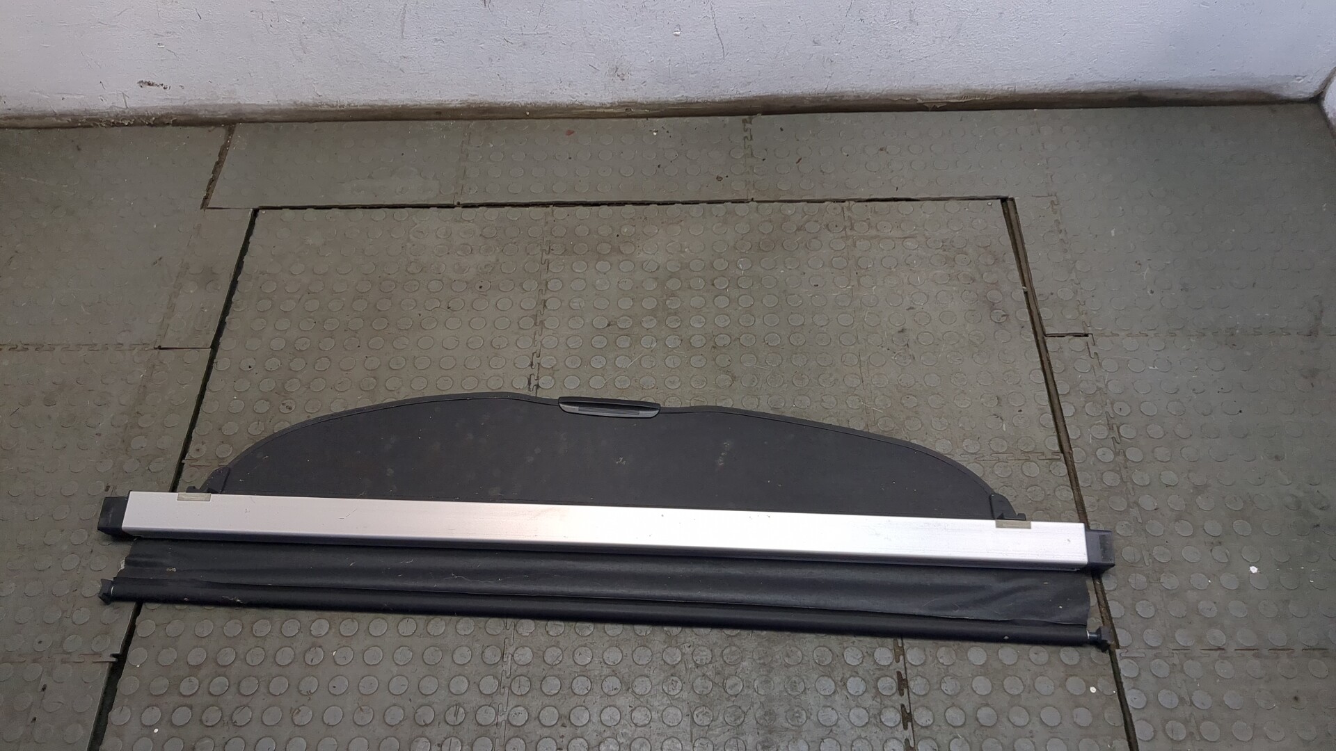 Шторка багажника