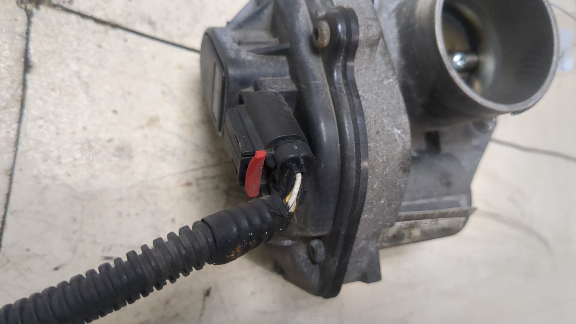 Заслонка дроссельная электрическая