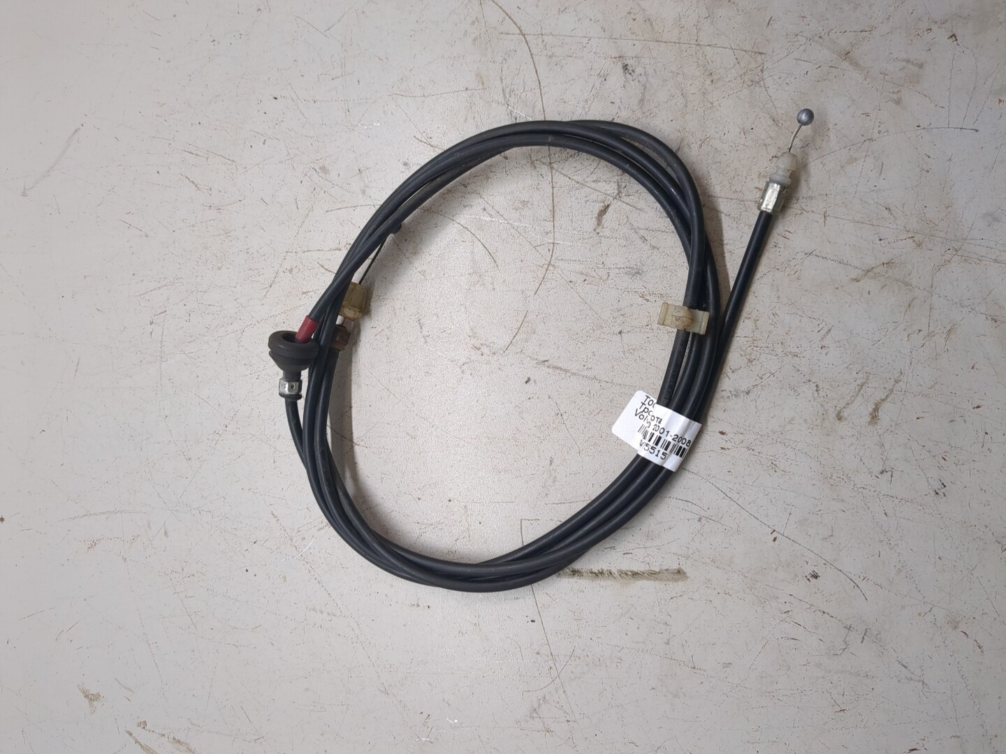 Трос открывания капота