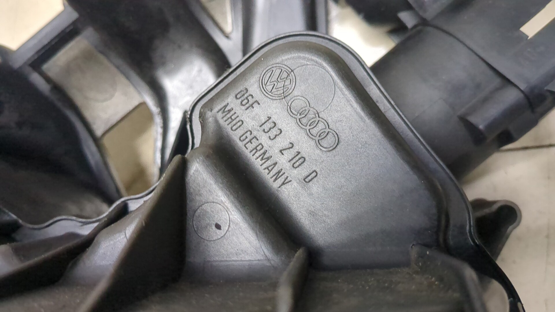 Коллектор впускной