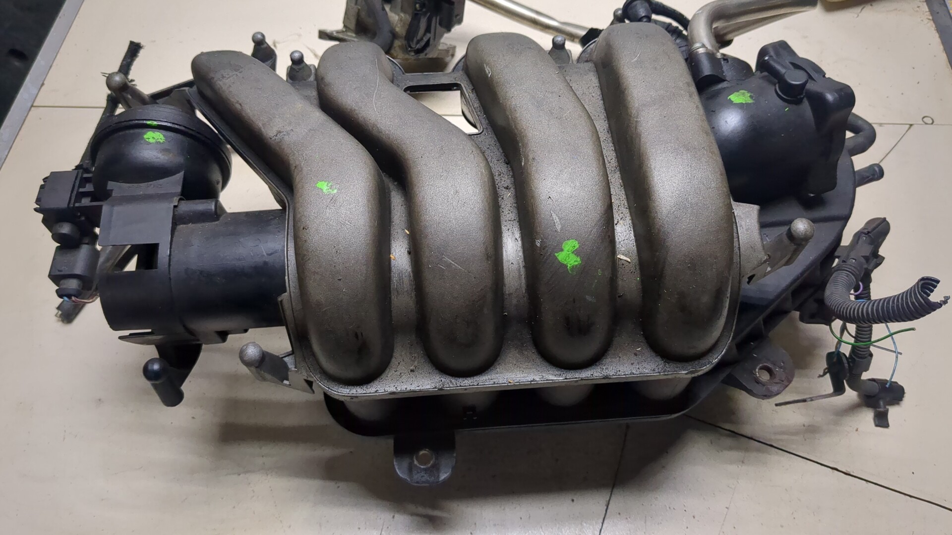 Коллектор впускной