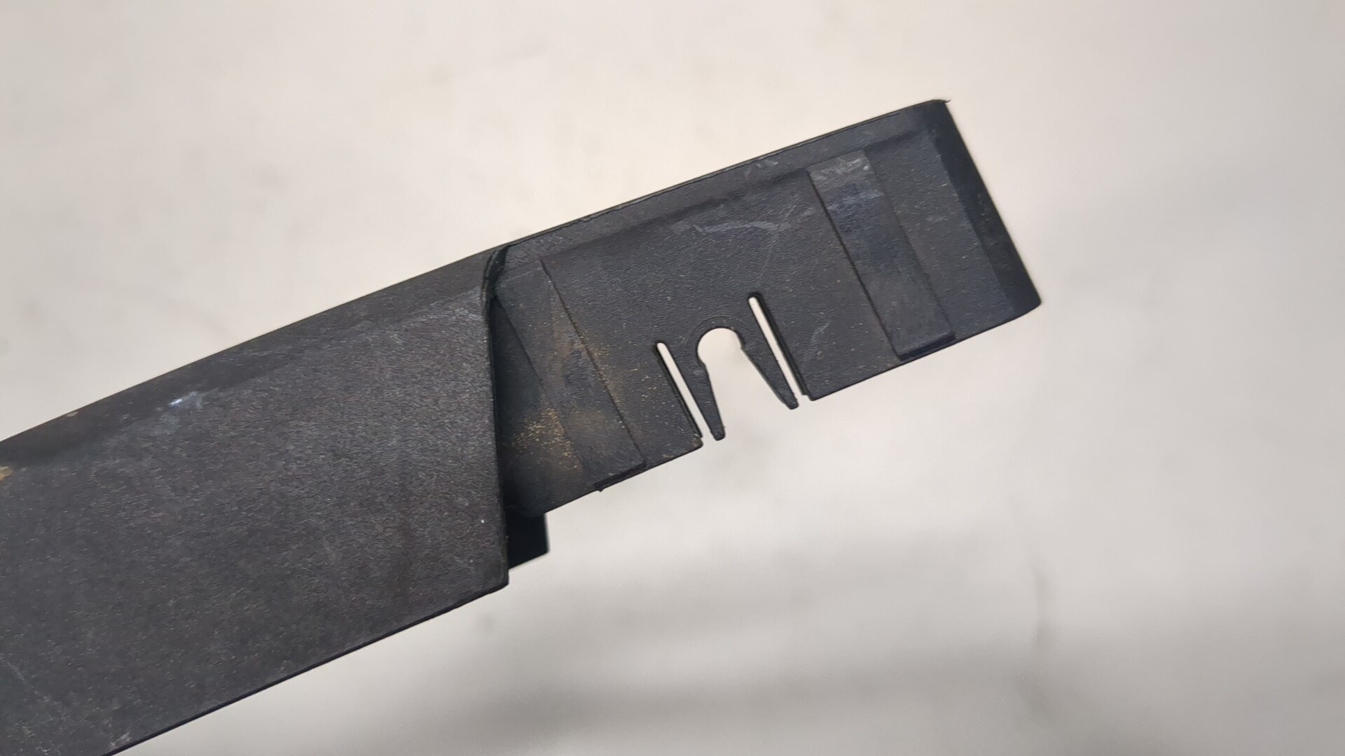 Поводок стеклоочистителя заднего