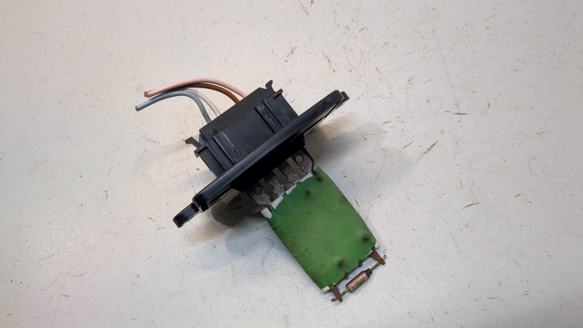 Резистор отопителя