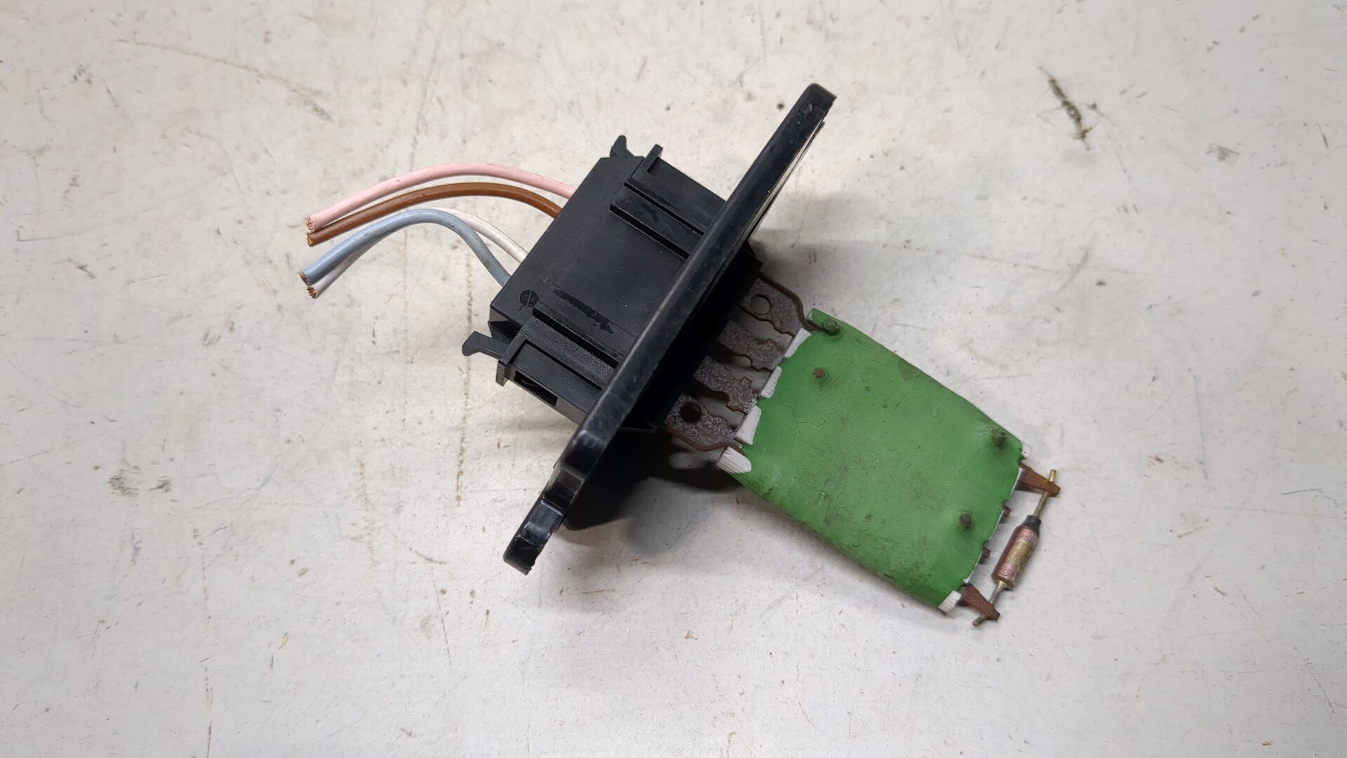 Резистор отопителя