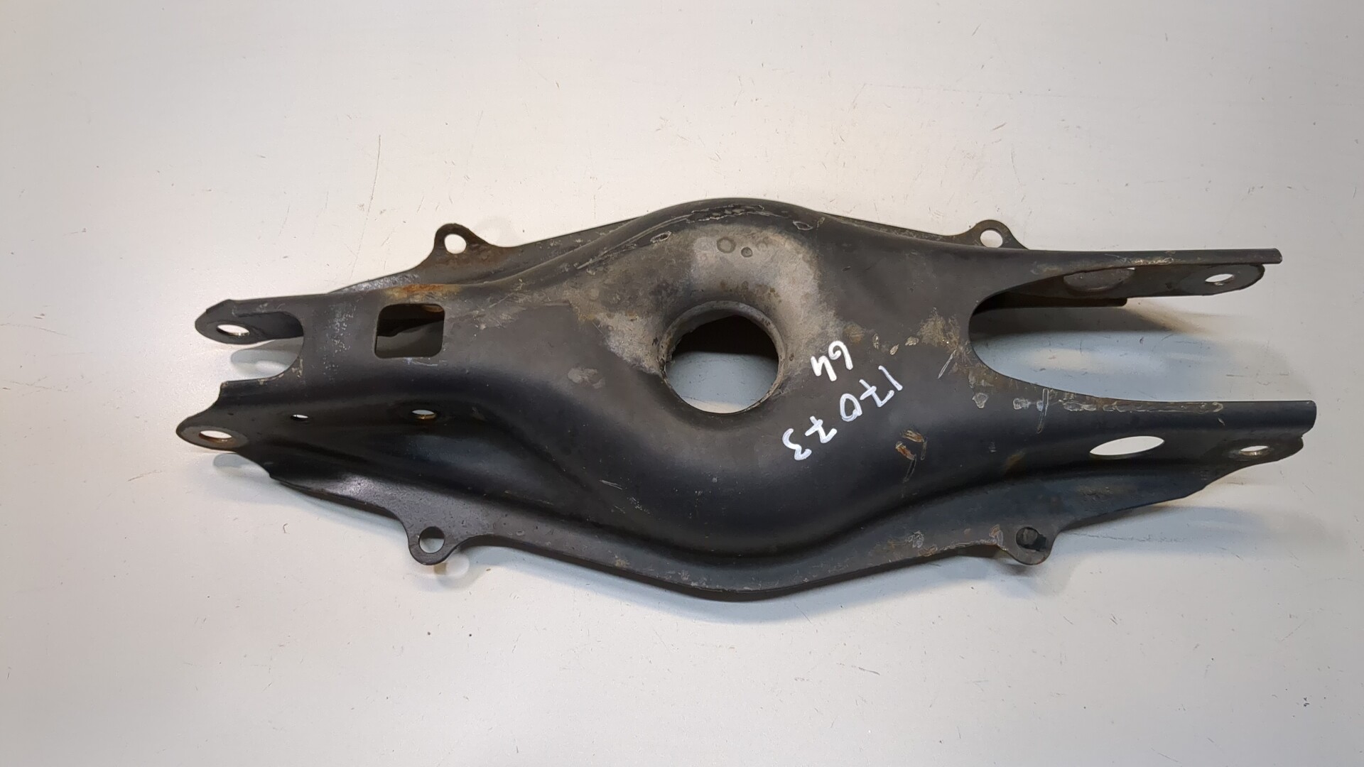 Рычаг задний