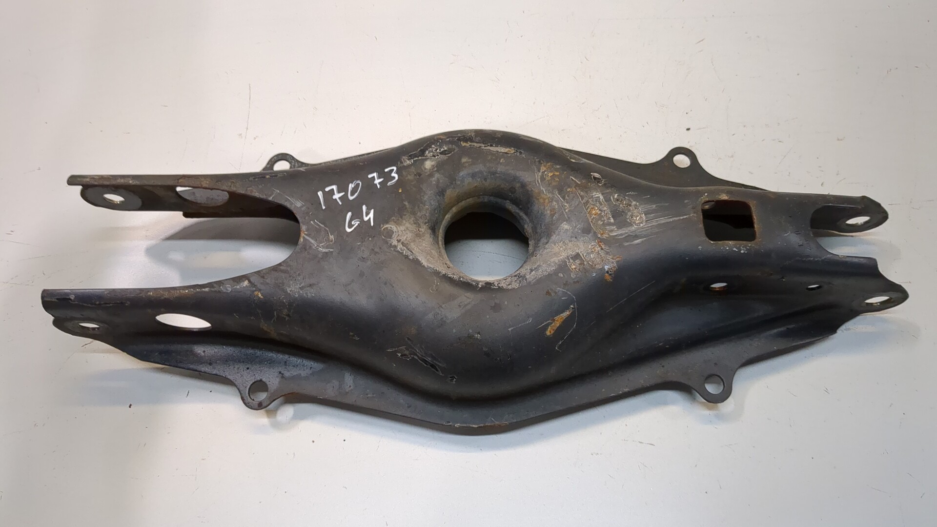 Рычаг задний